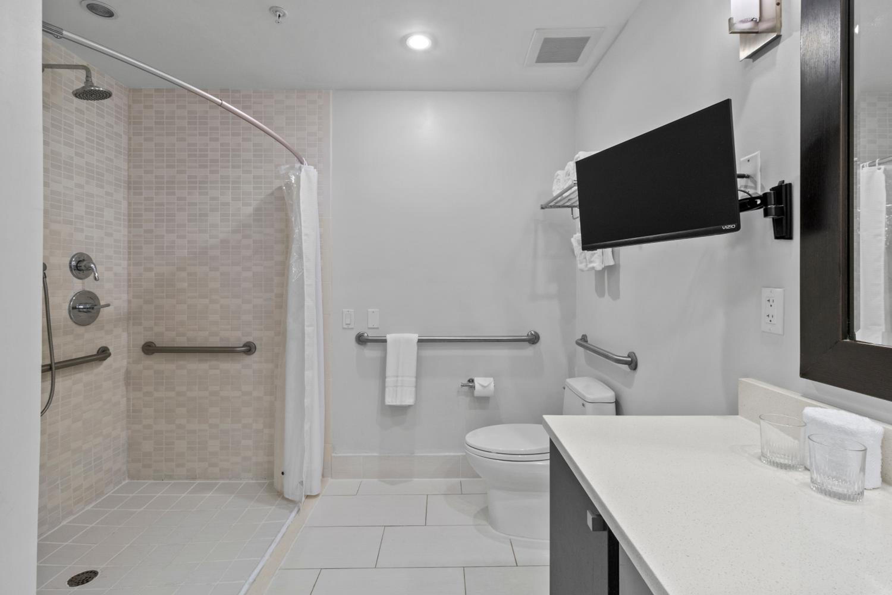 King Room - Disability Access photo 3