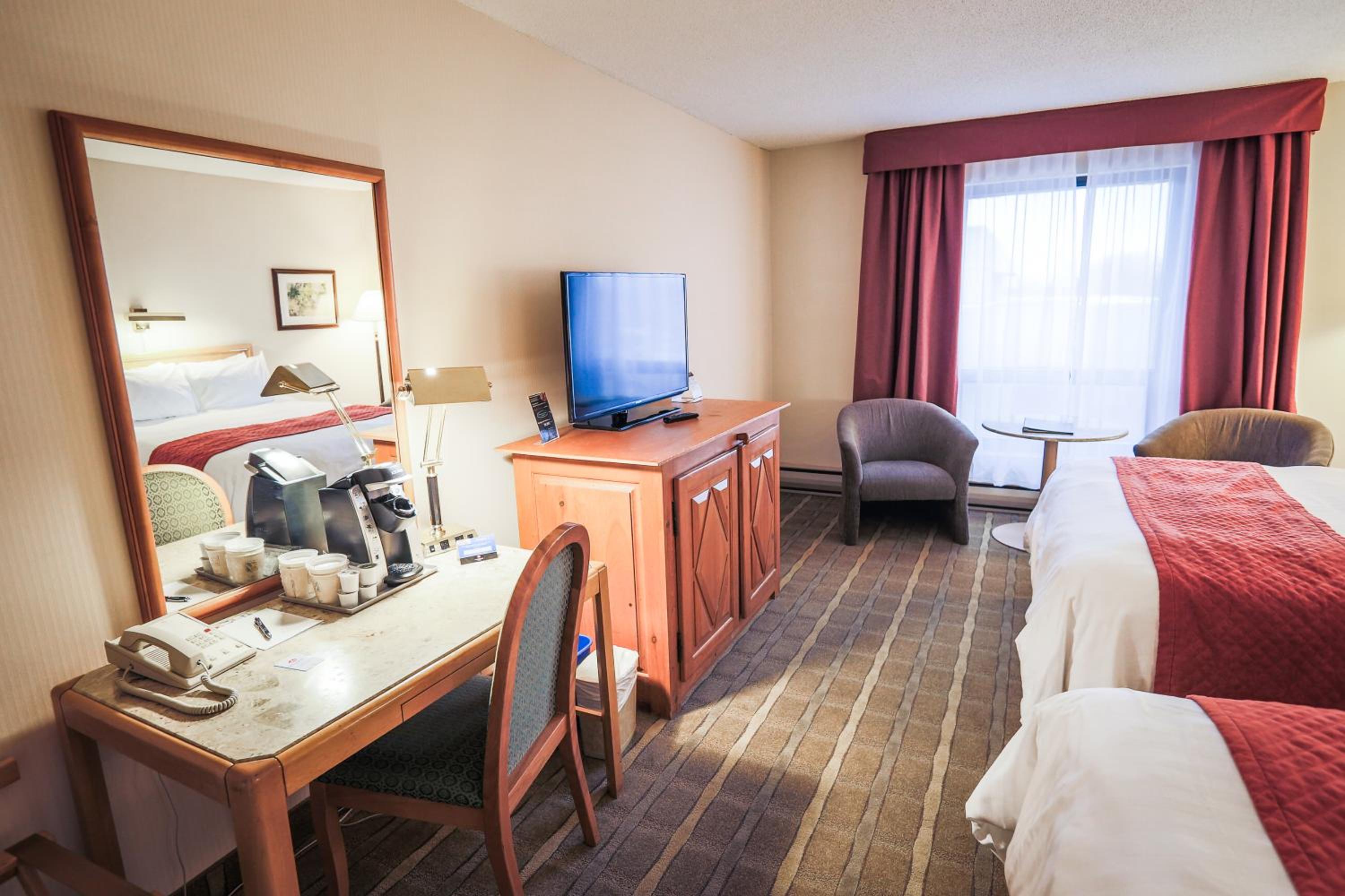 Classic Double Room with Two Double Beds - Photo 4