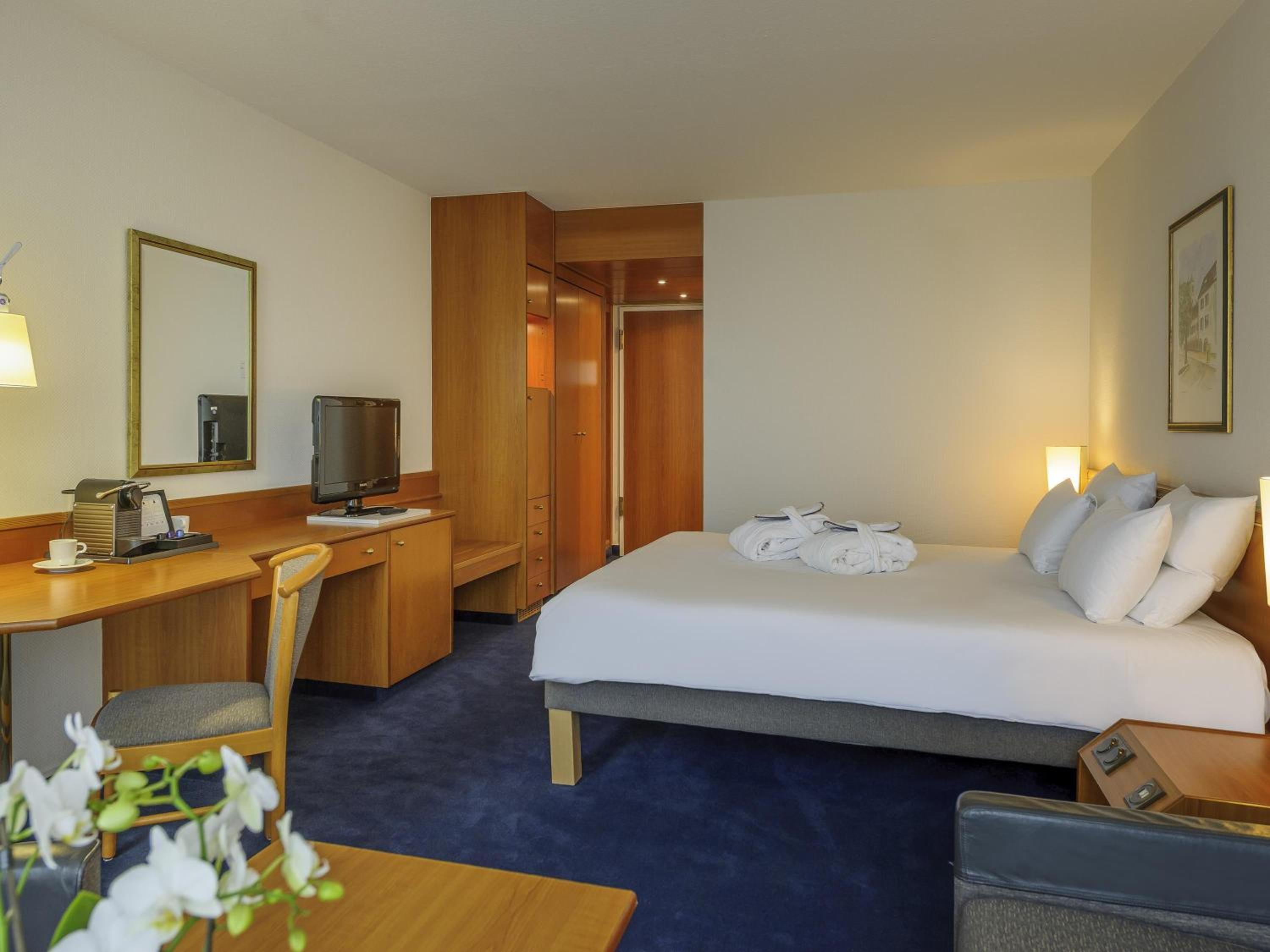 Double Room with Sofa Bed and Terrace