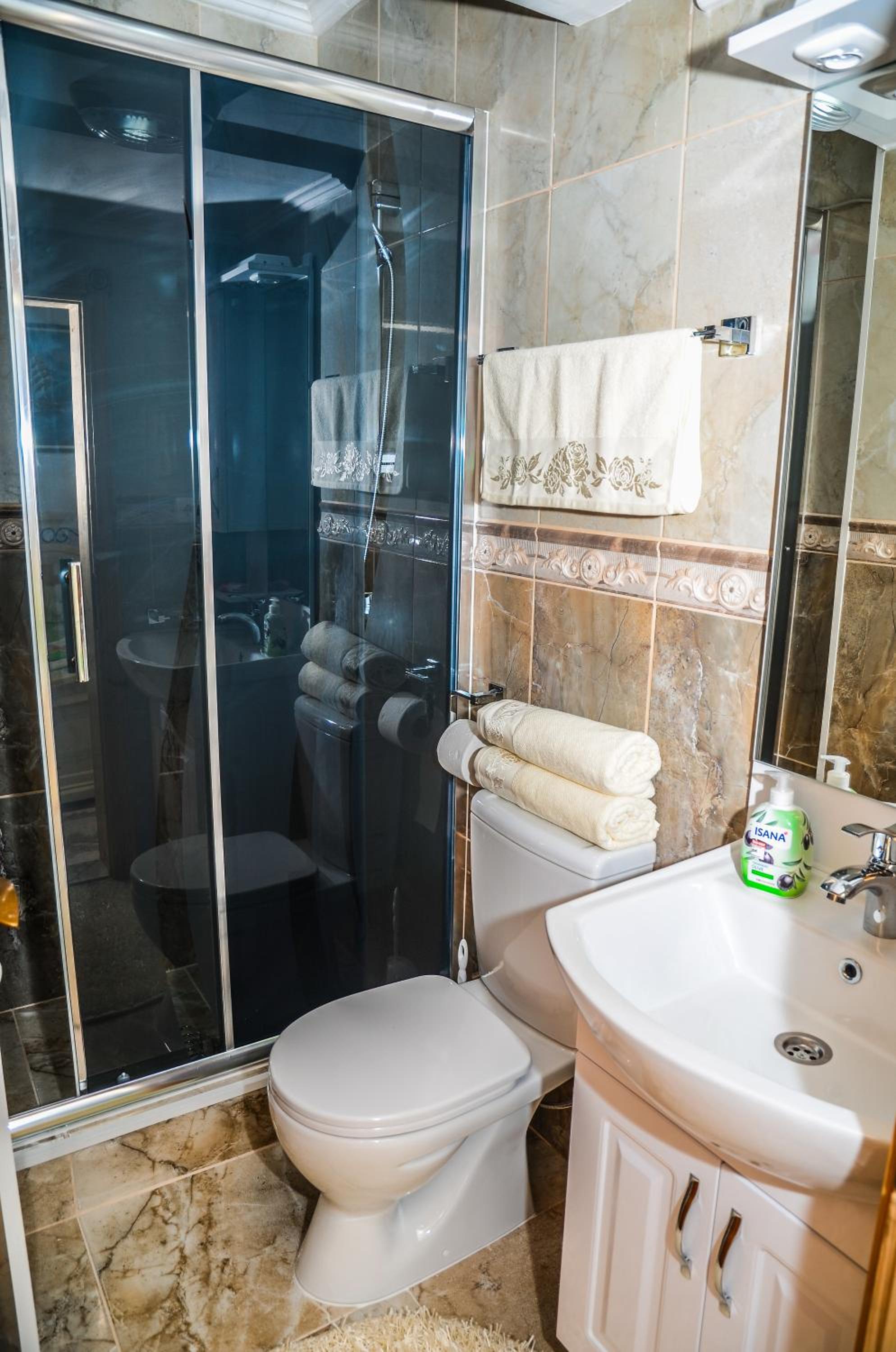 Double Room with Balcony and Sea View - Photo 7