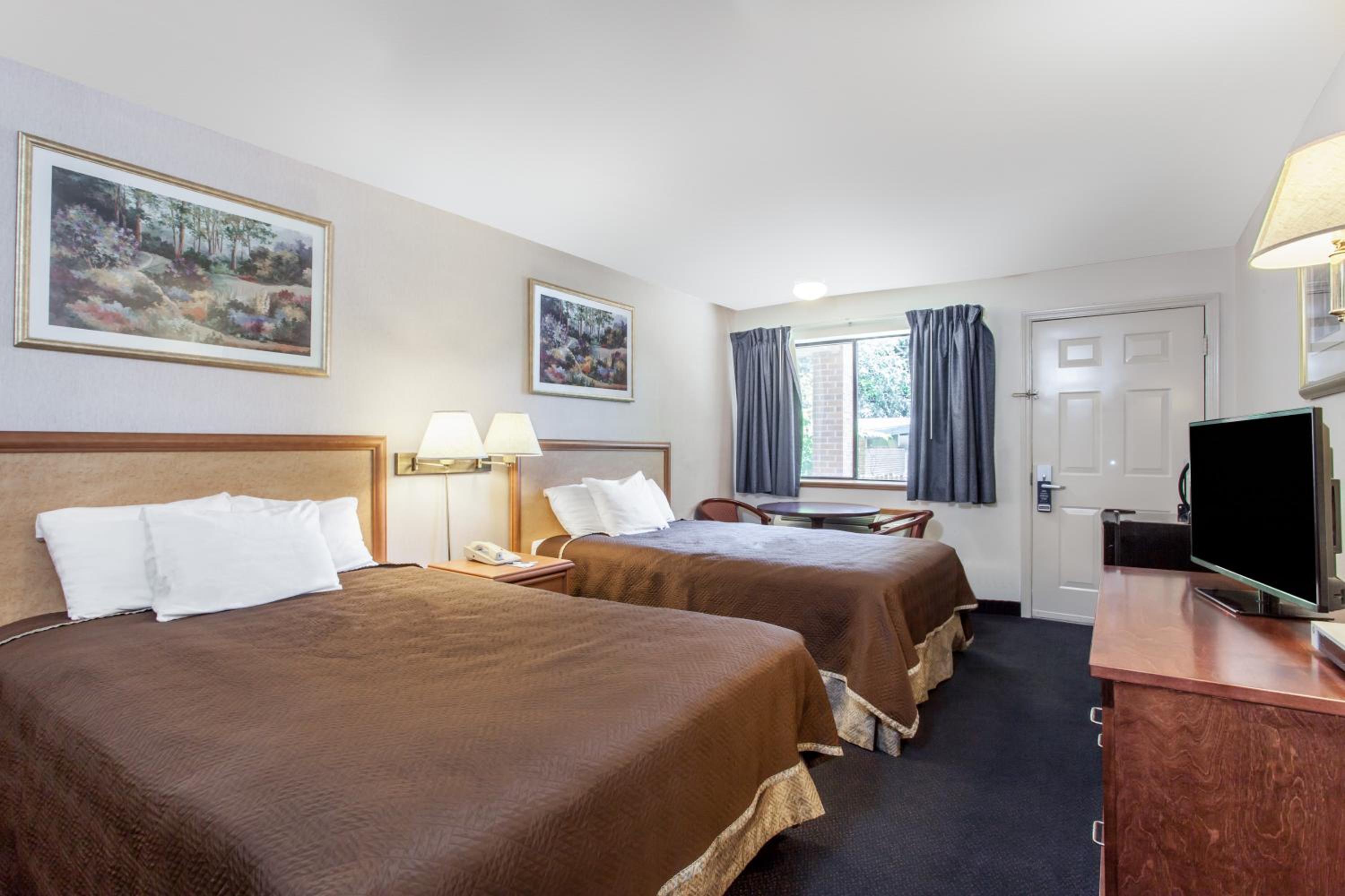 Double Room with Two Double Beds - Mobility Access/Non-Smoking
