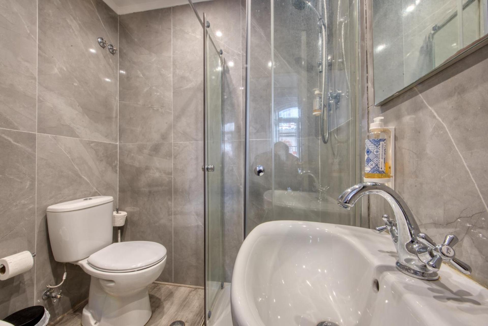 Small Standard Twin Room  - Photo 3