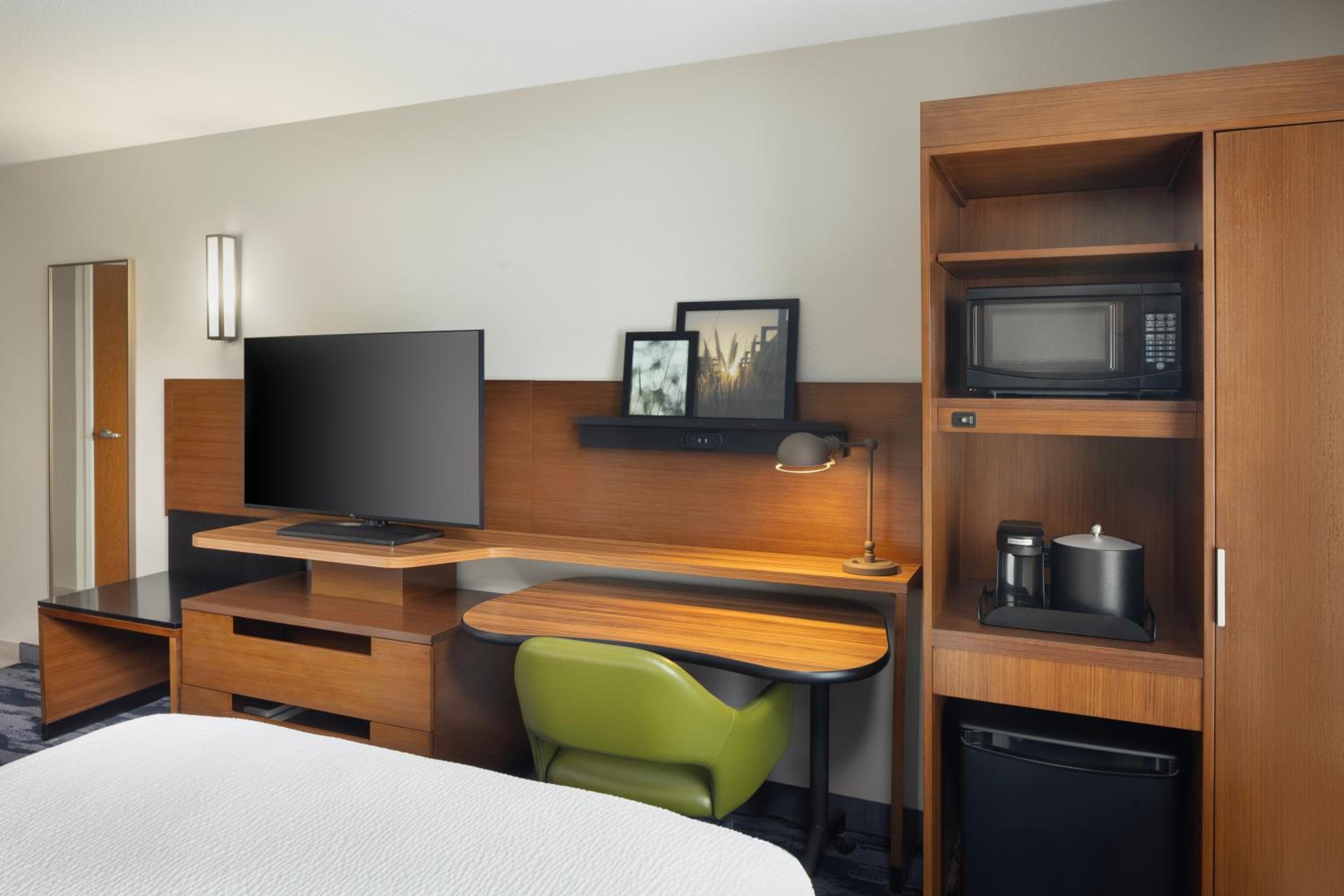 King Room - Hearing Accessible - Photo 2