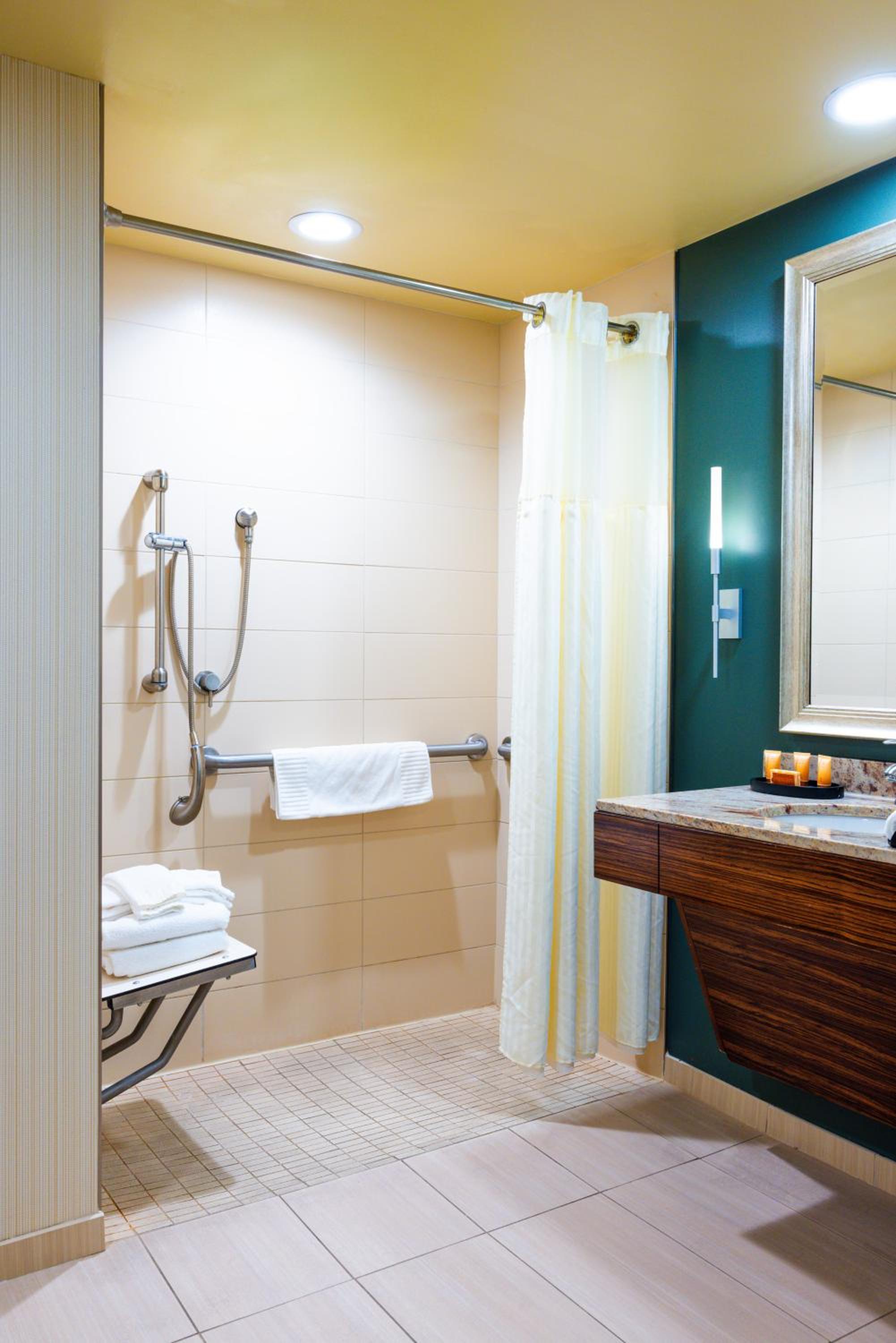 King Room - Disability Access photo 1