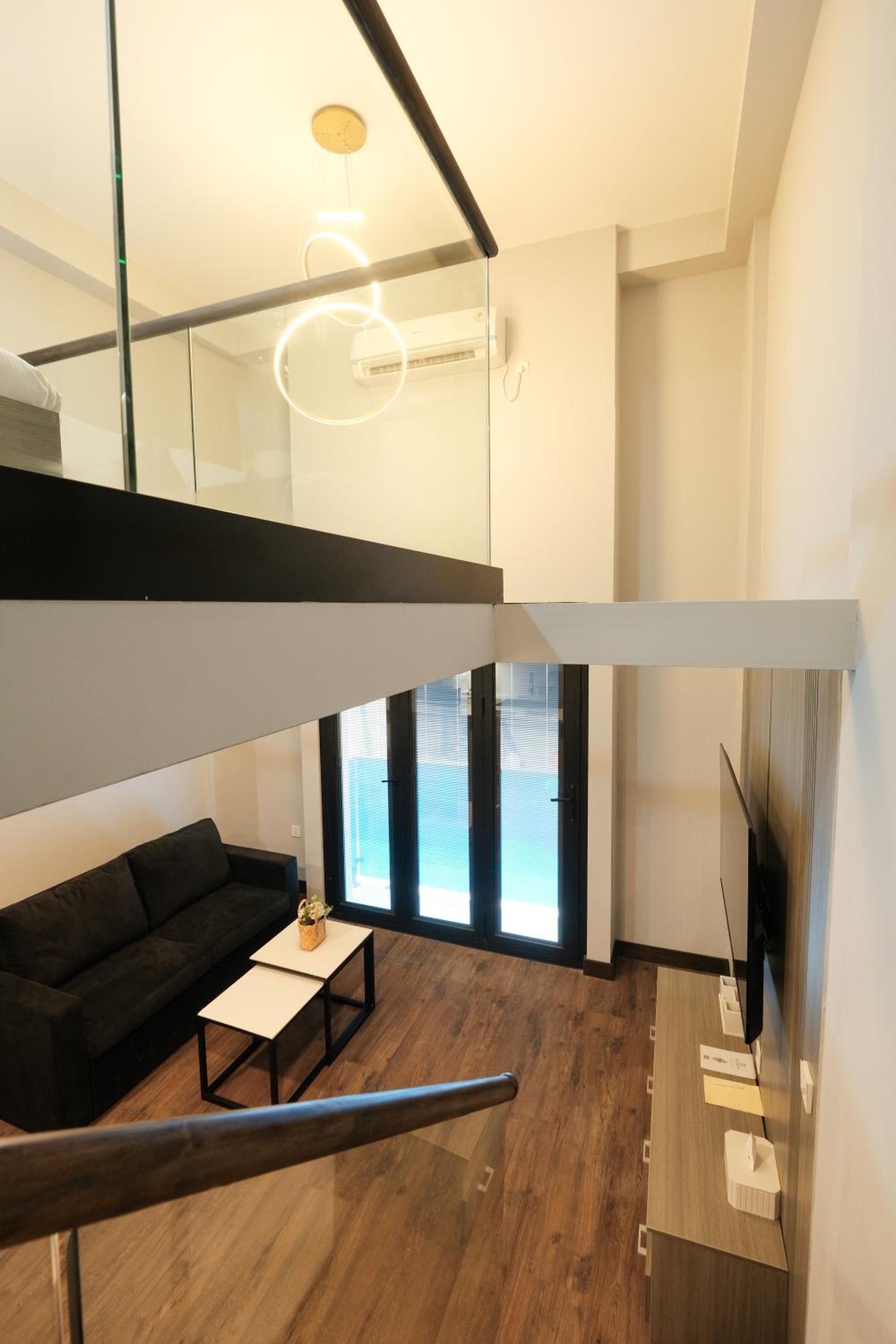 Mezzanine Premier - Photo 10