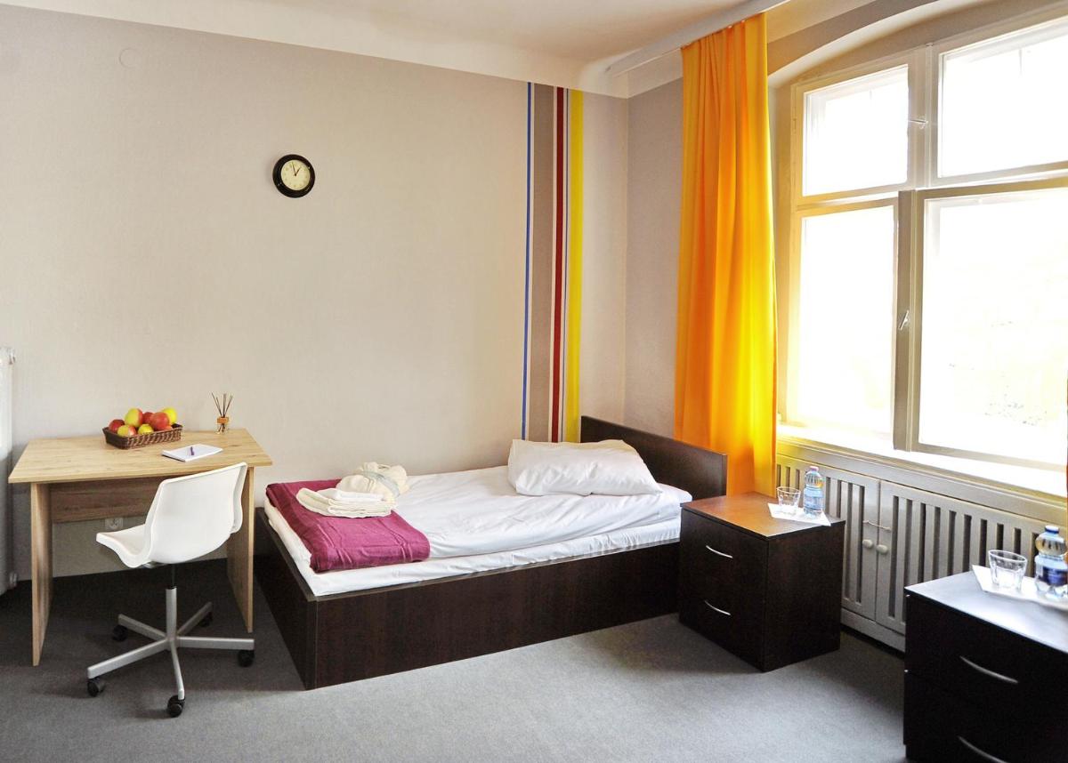 Double Room - Photo 13