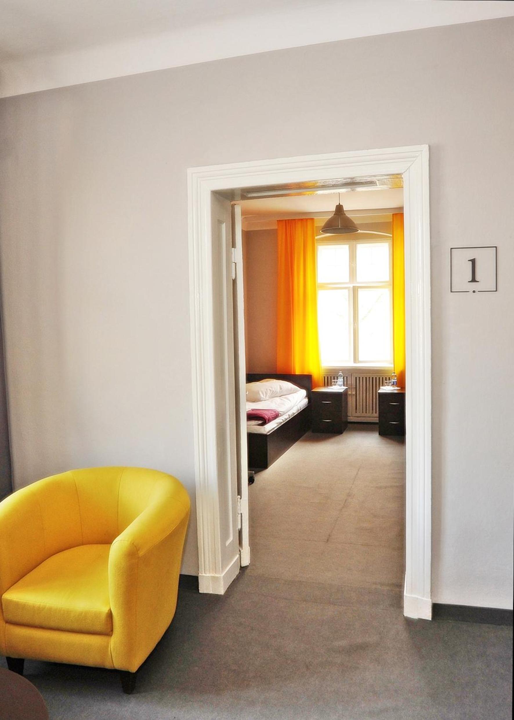 Family Room - Photo 10
