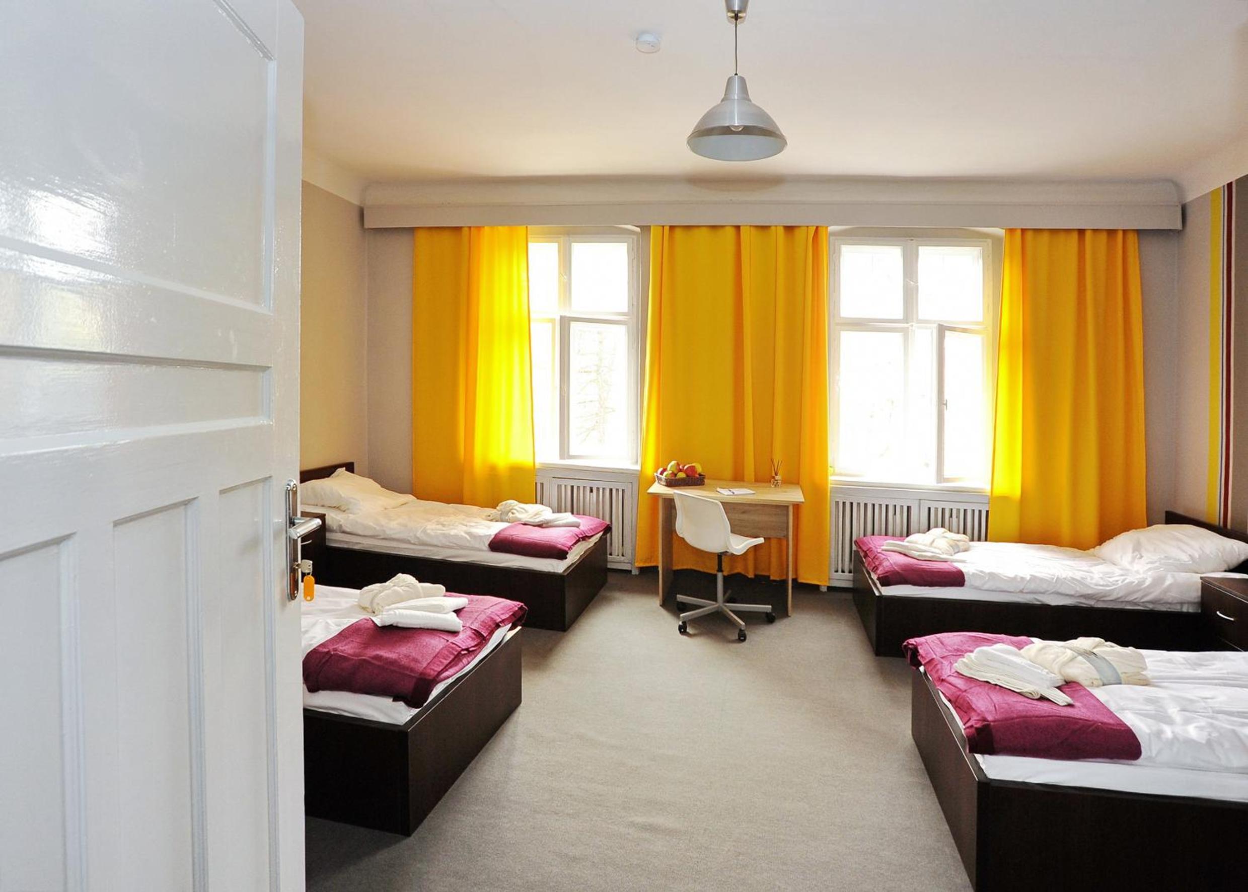 Family Room - Photo 11