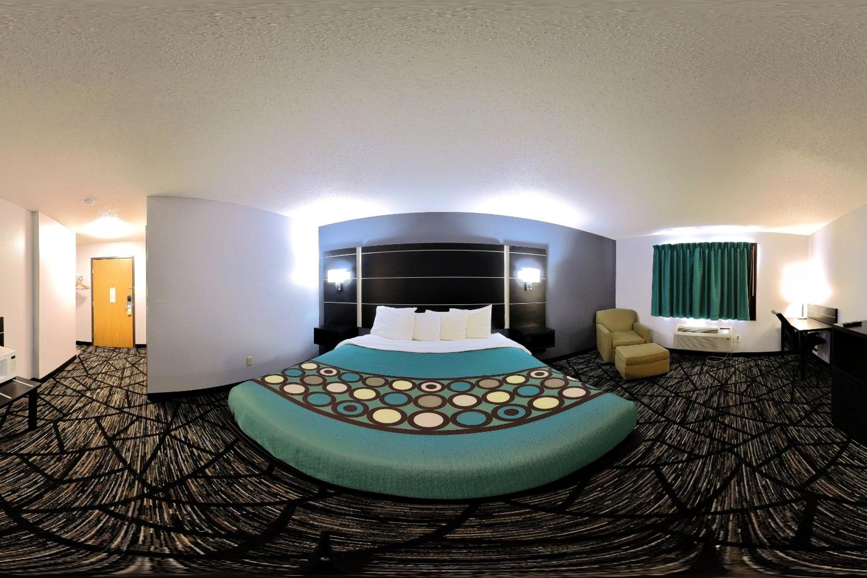 Deluxe King Room - Photo 1