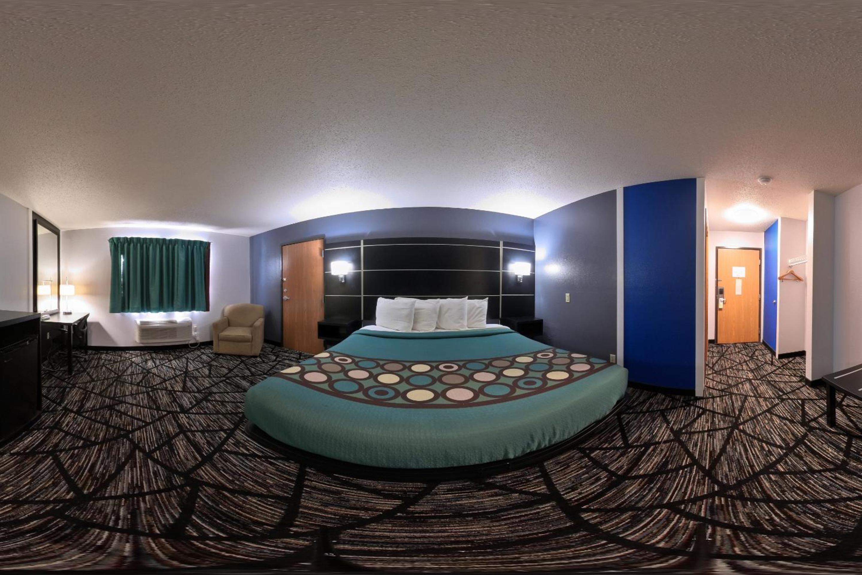 King Room - Disability Access photo 1