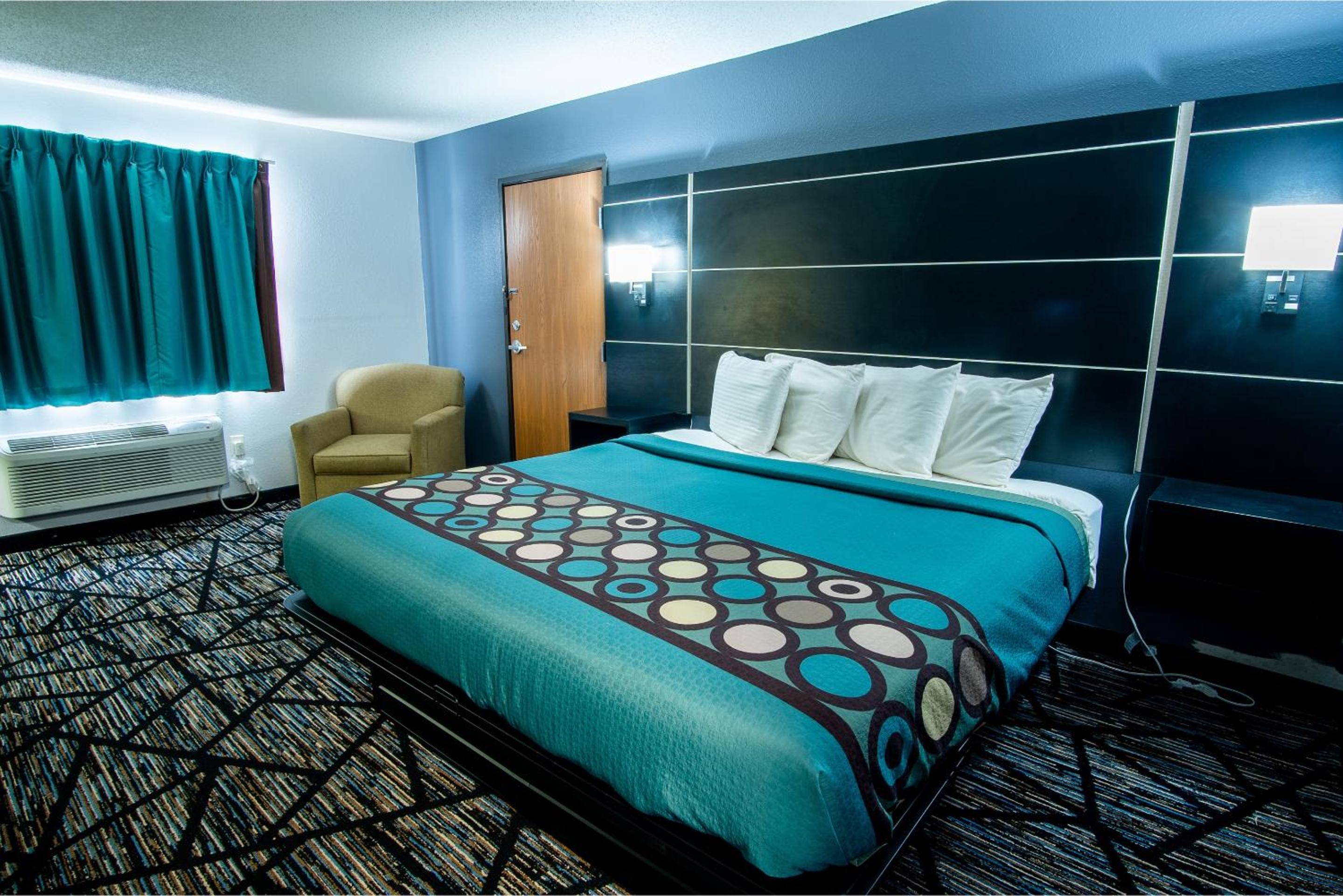 King Room - Disability Access photo 2