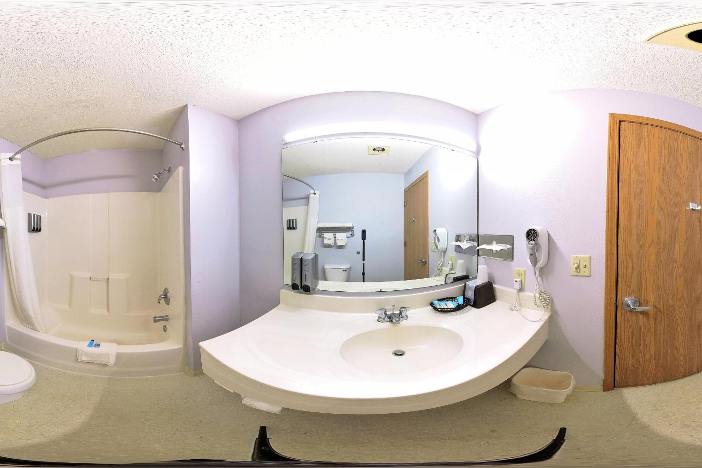 Deluxe King Room - Photo 5