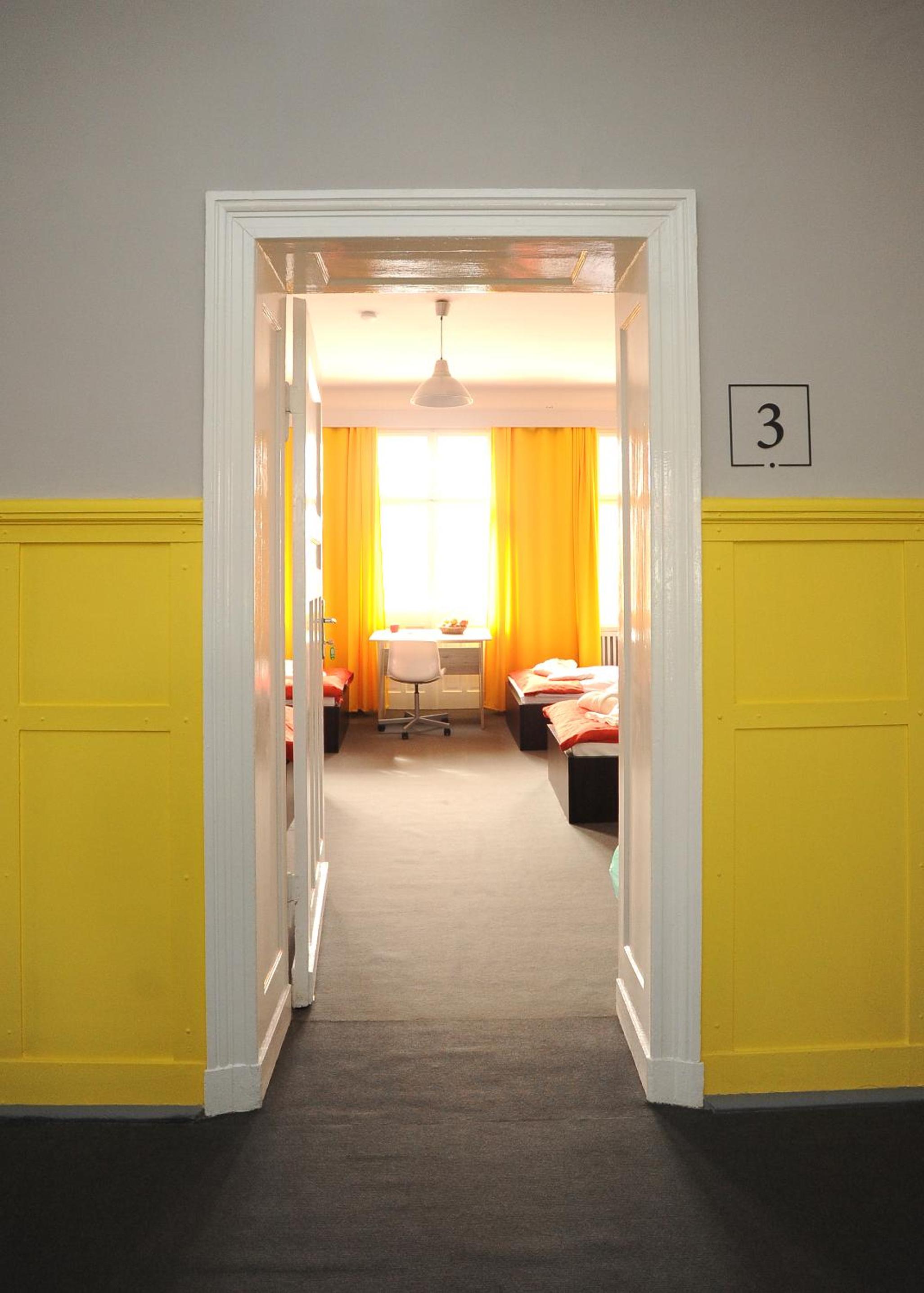 Family Room - Photo 9
