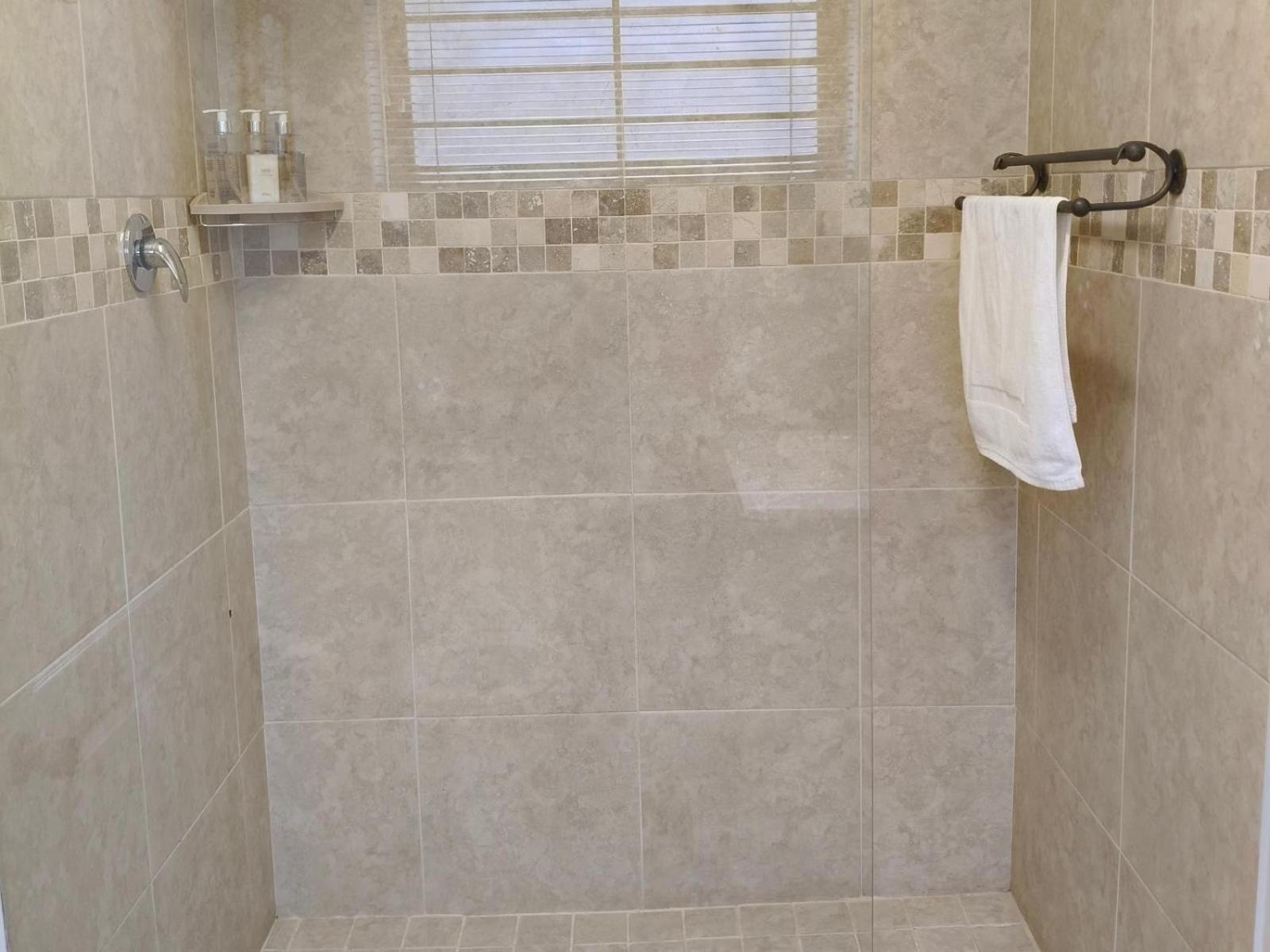 Comfort King Room photo 3