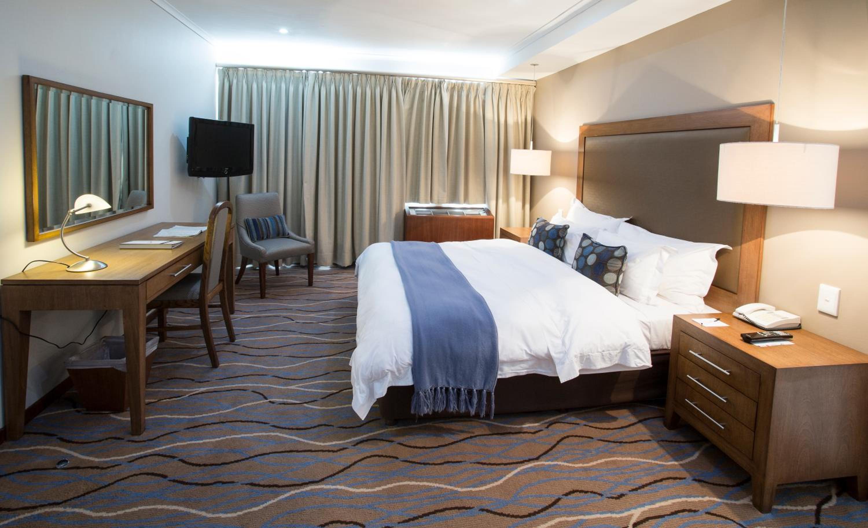 Deluxe King Room - Photo 1