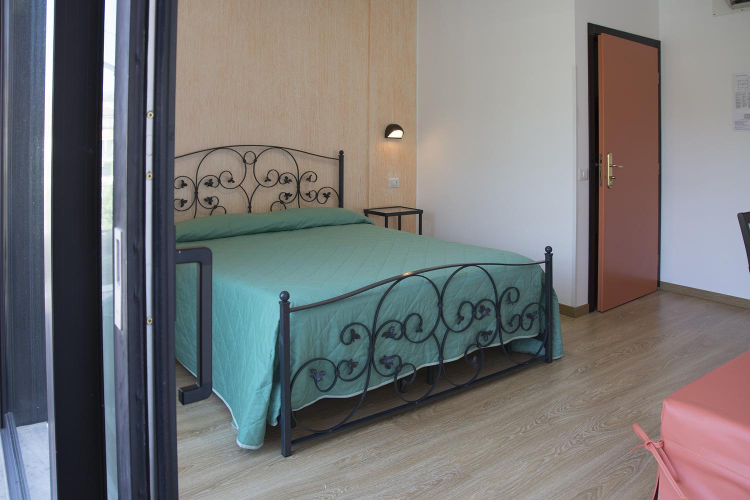 King Room with Garden View - Photo 17