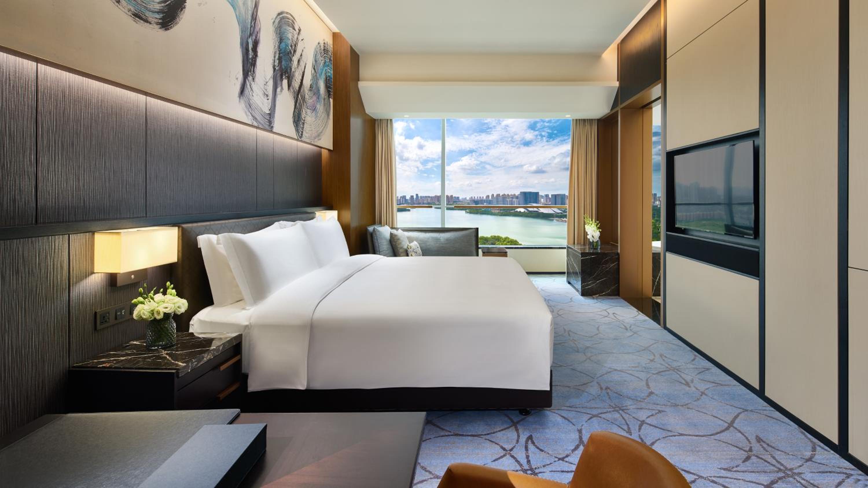 Classic King Room with Club Lounge Access - Smoking