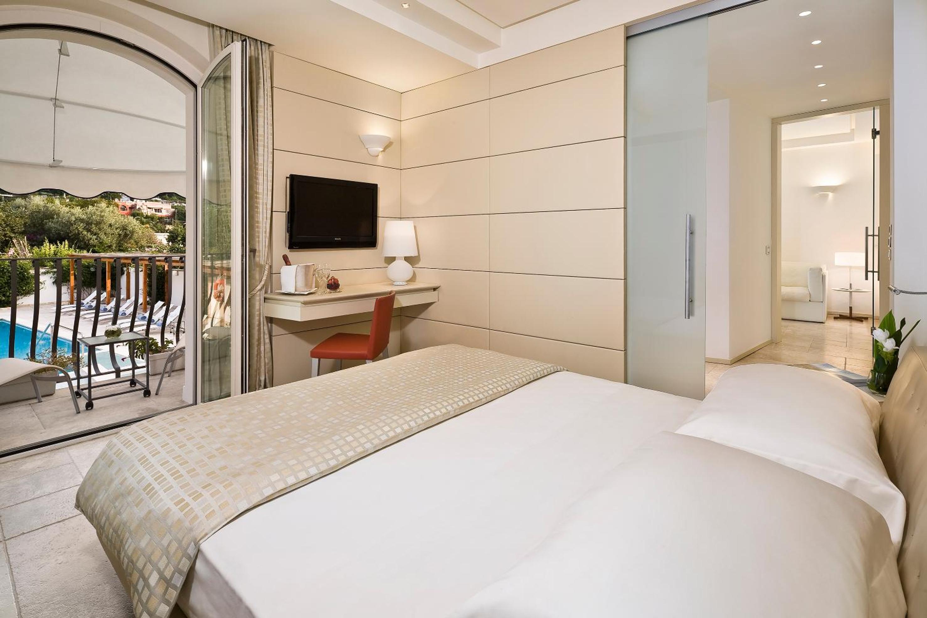 Suite With Panoramic Rooftop Sea View photo 2