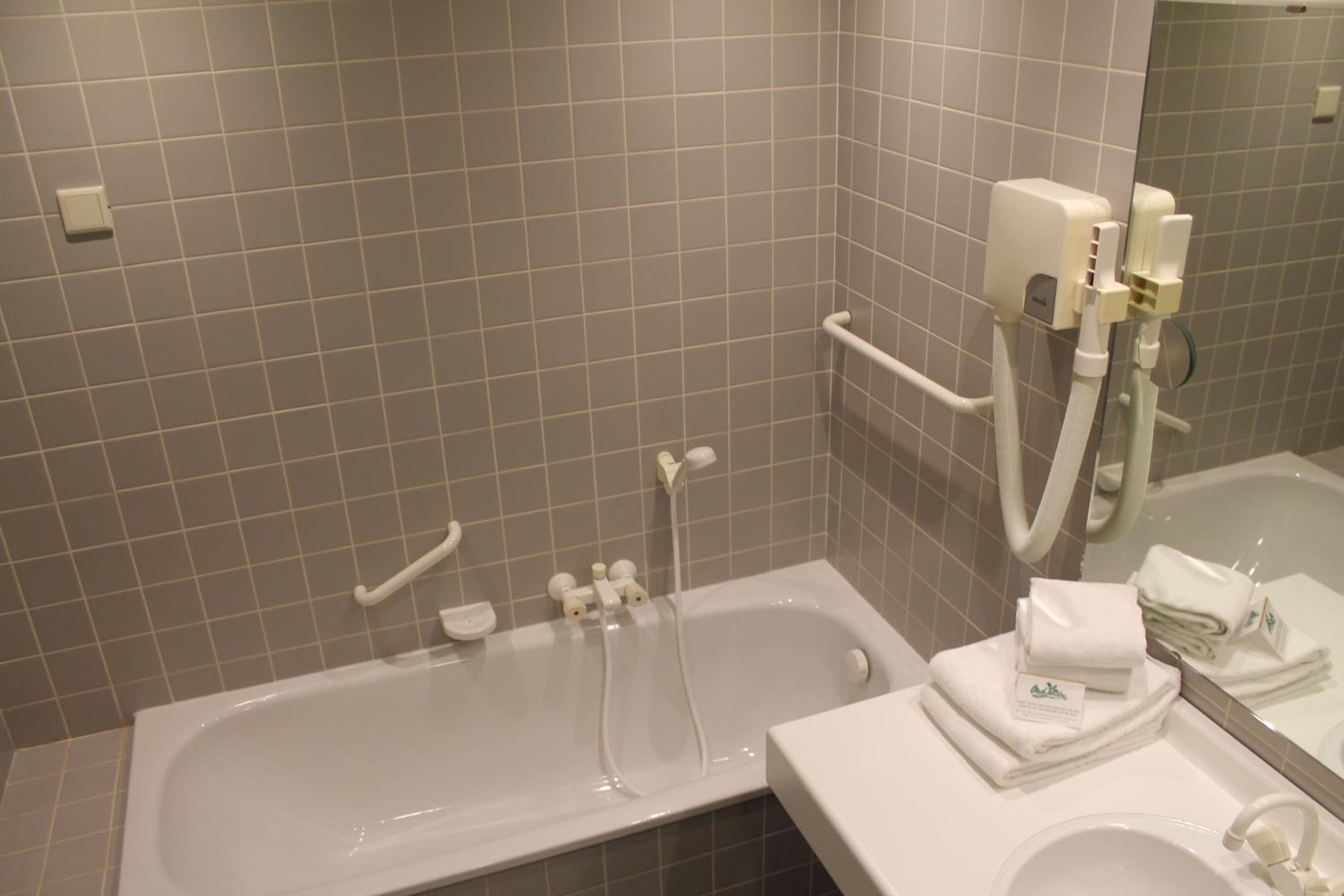 Double Room - Photo 2