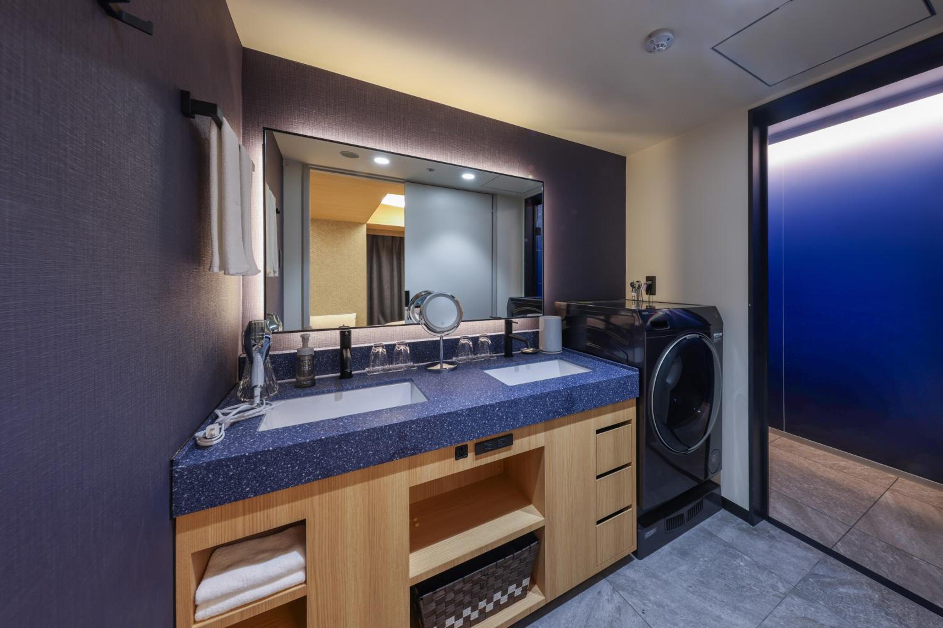 Deluxe Twin Room with Sofa Bed