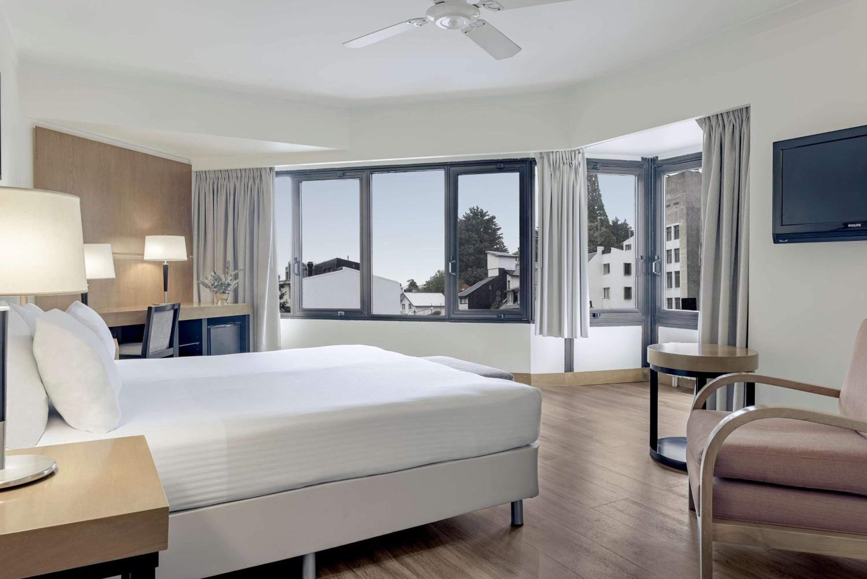Superior Double Room XL with Extra Bed thumbnail 5