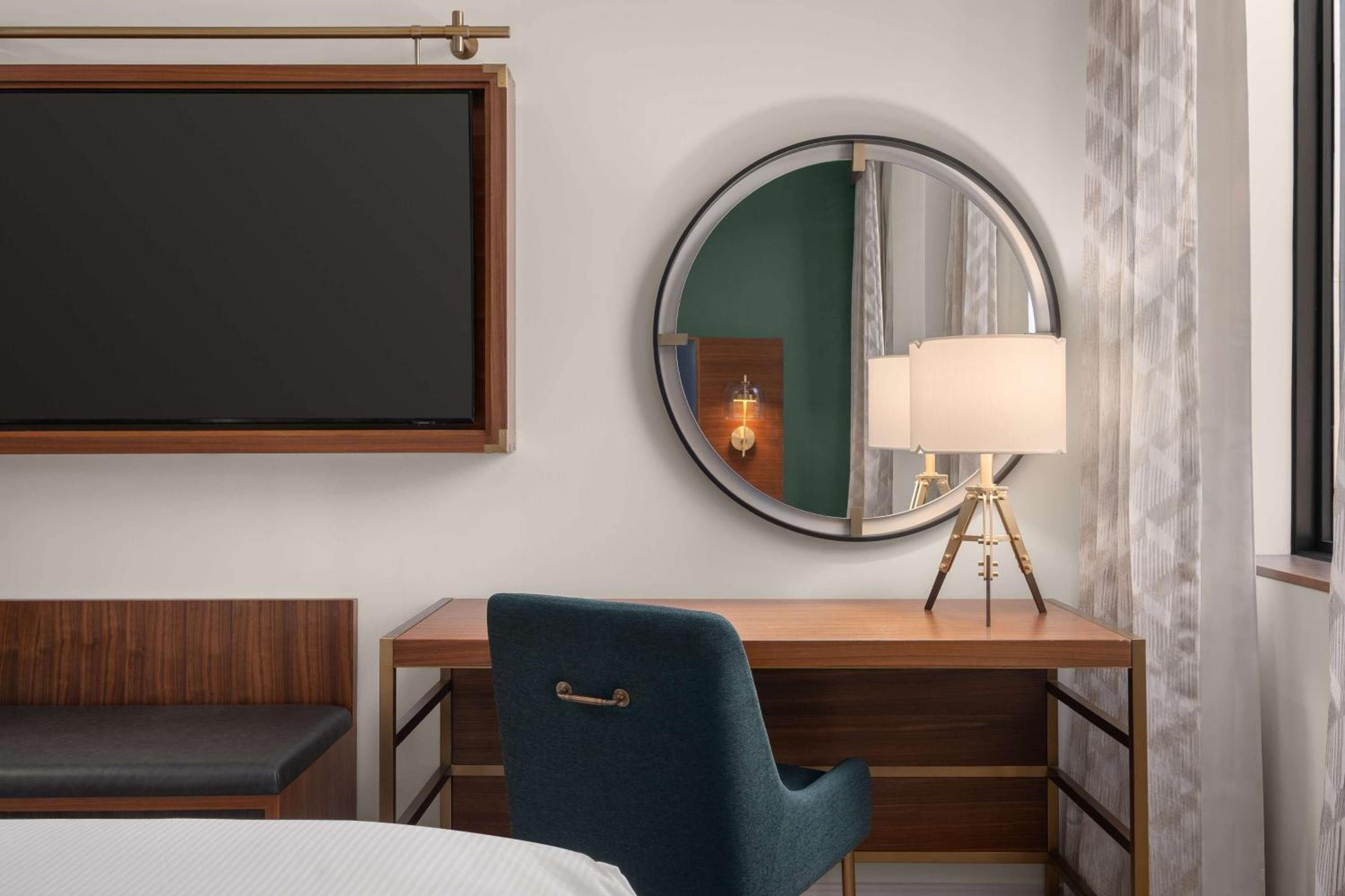 King Room - Hearing Access - Photo 3