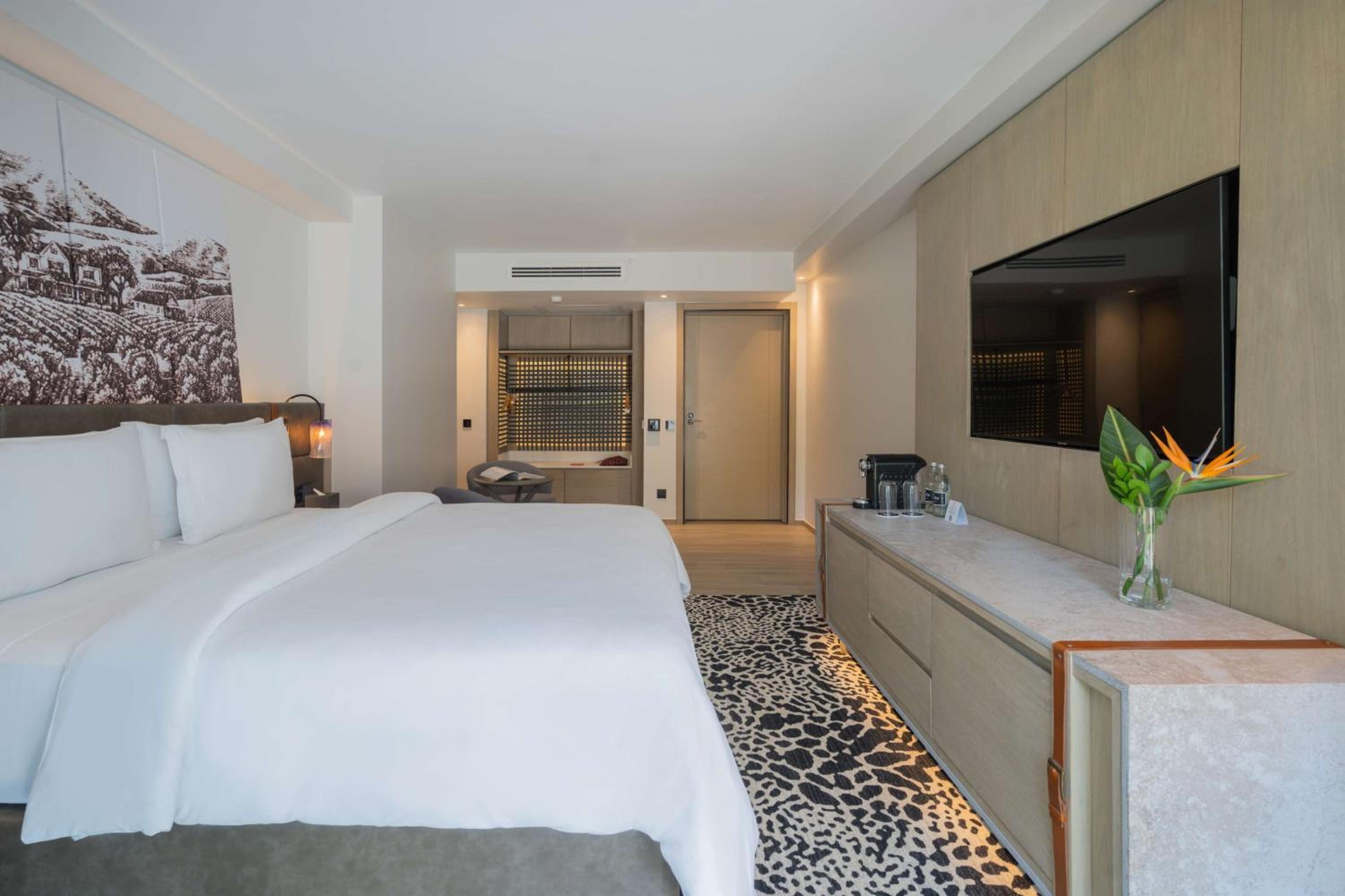 Serene Guest Room - Mobility Accessible - Photo 3
