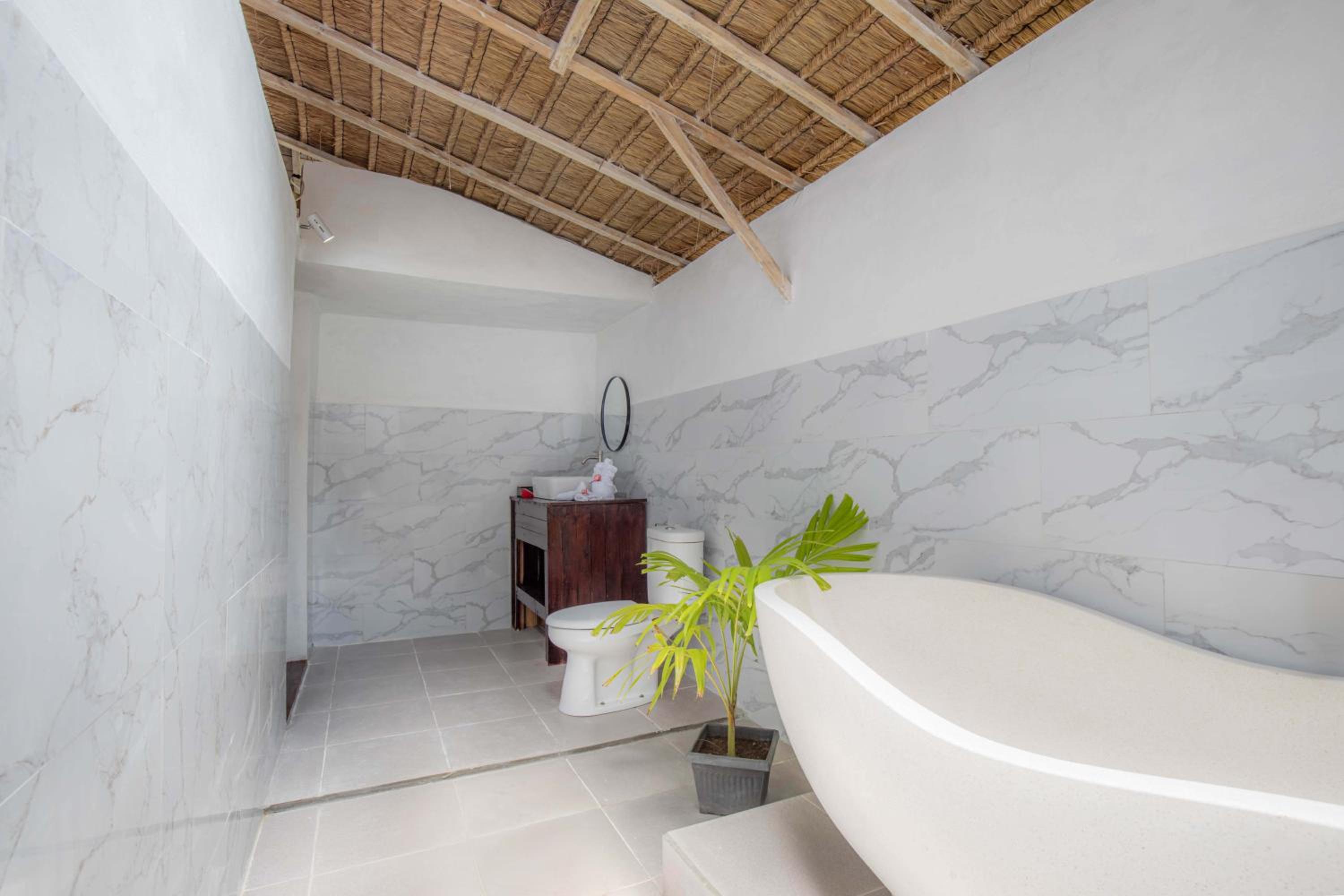 One-Bedroom Bungalow - Photo 10