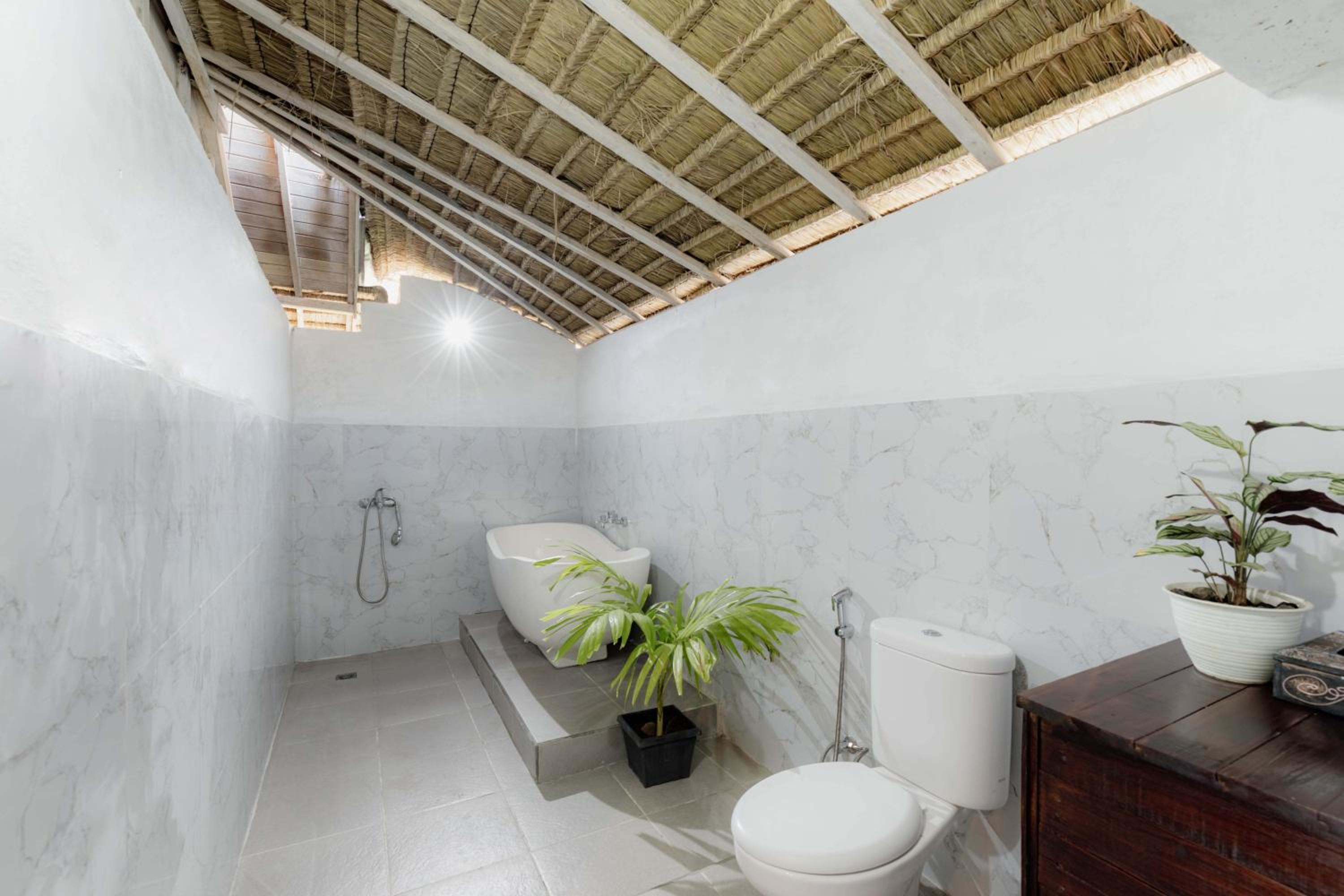 One-Bedroom Bungalow - Photo 4
