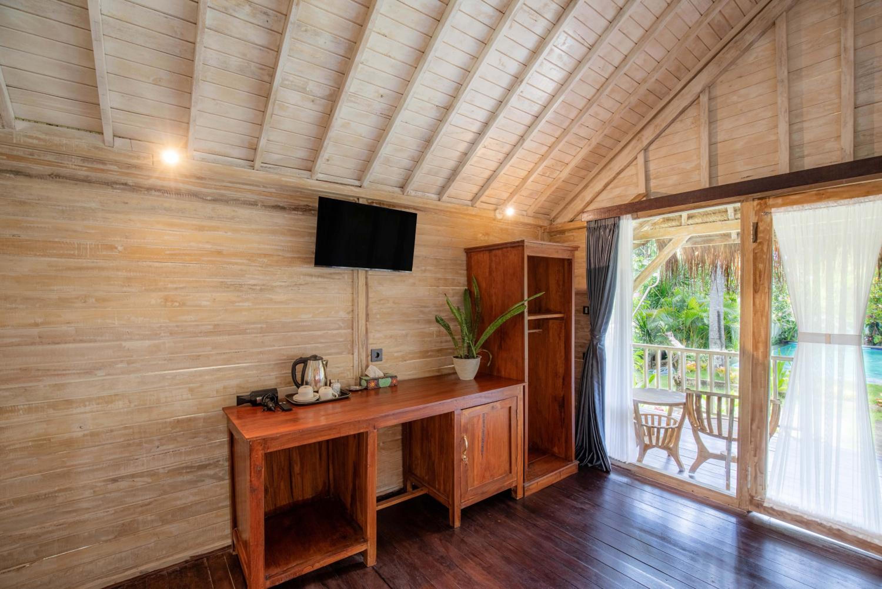 One-Bedroom Bungalow - Photo 5