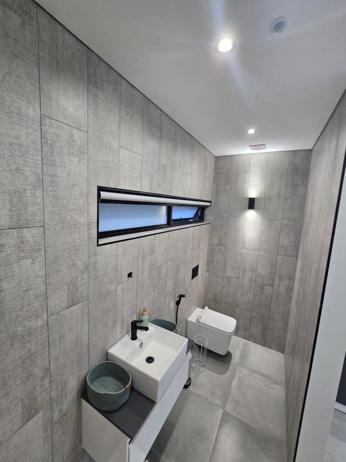 Three-Bedroom Vacation Home  photo 2