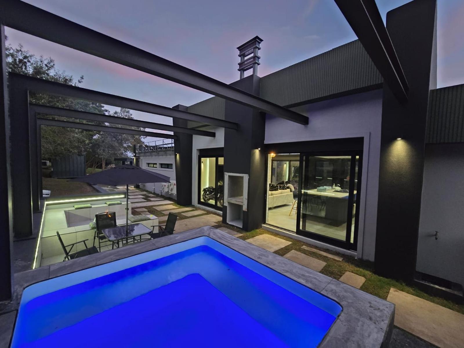Three-Bedroom Vacation Home  photo 1
