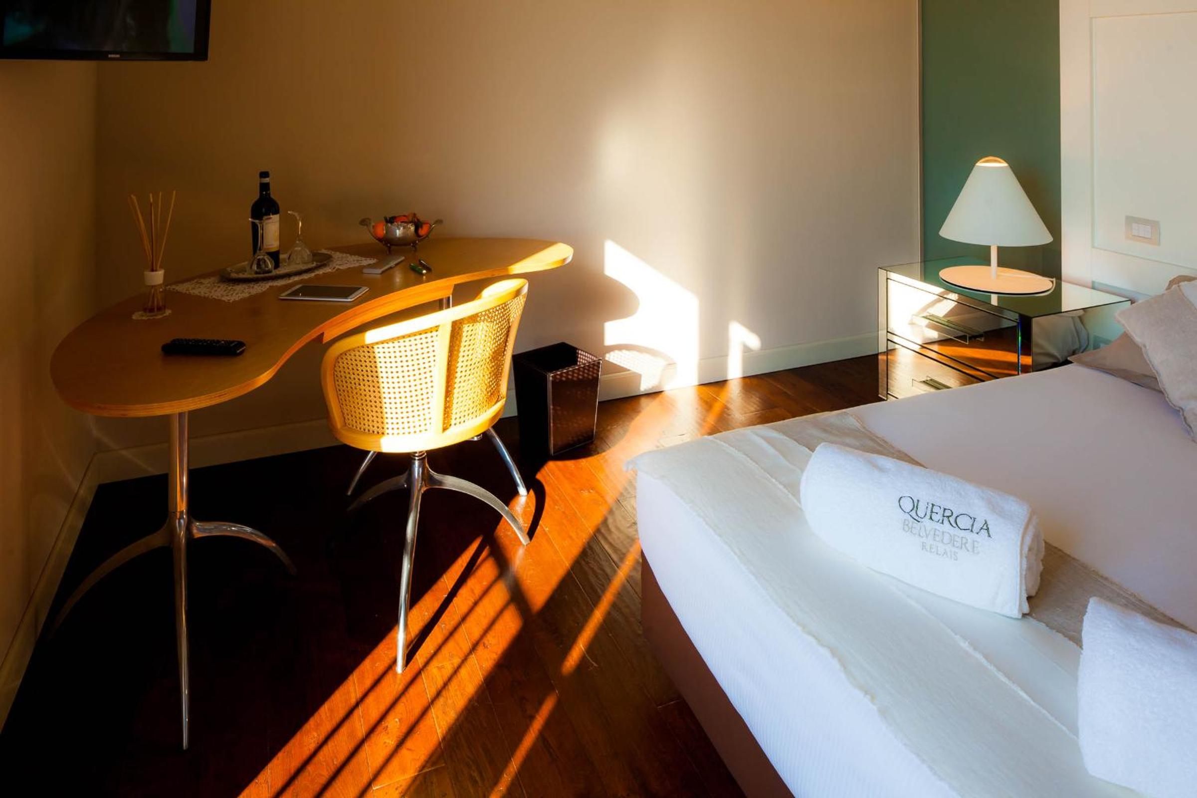 Superior Double Room with Lake View photo 2