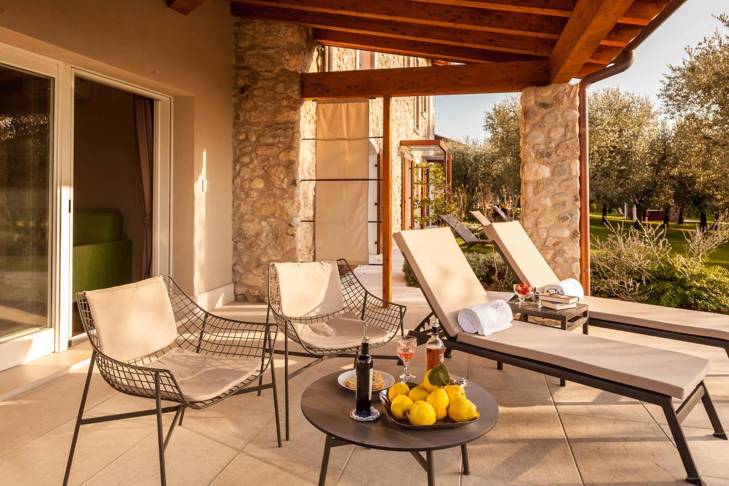 Suite with Patio and Lake View photo 3