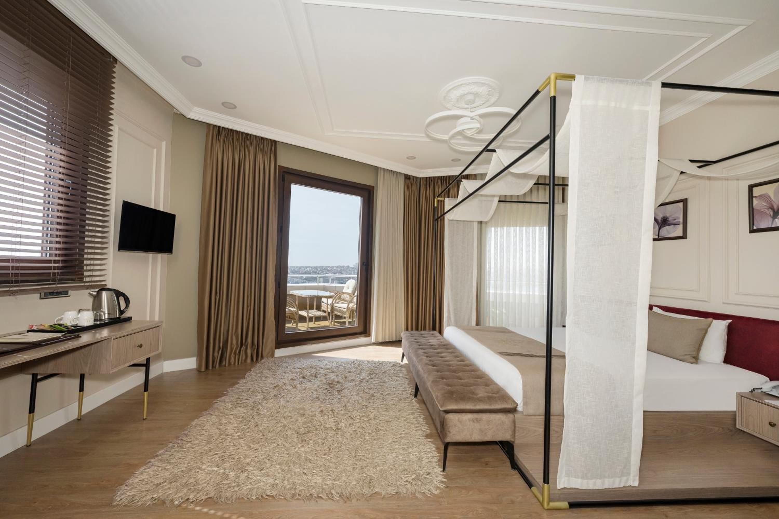 King Suite with Sea View