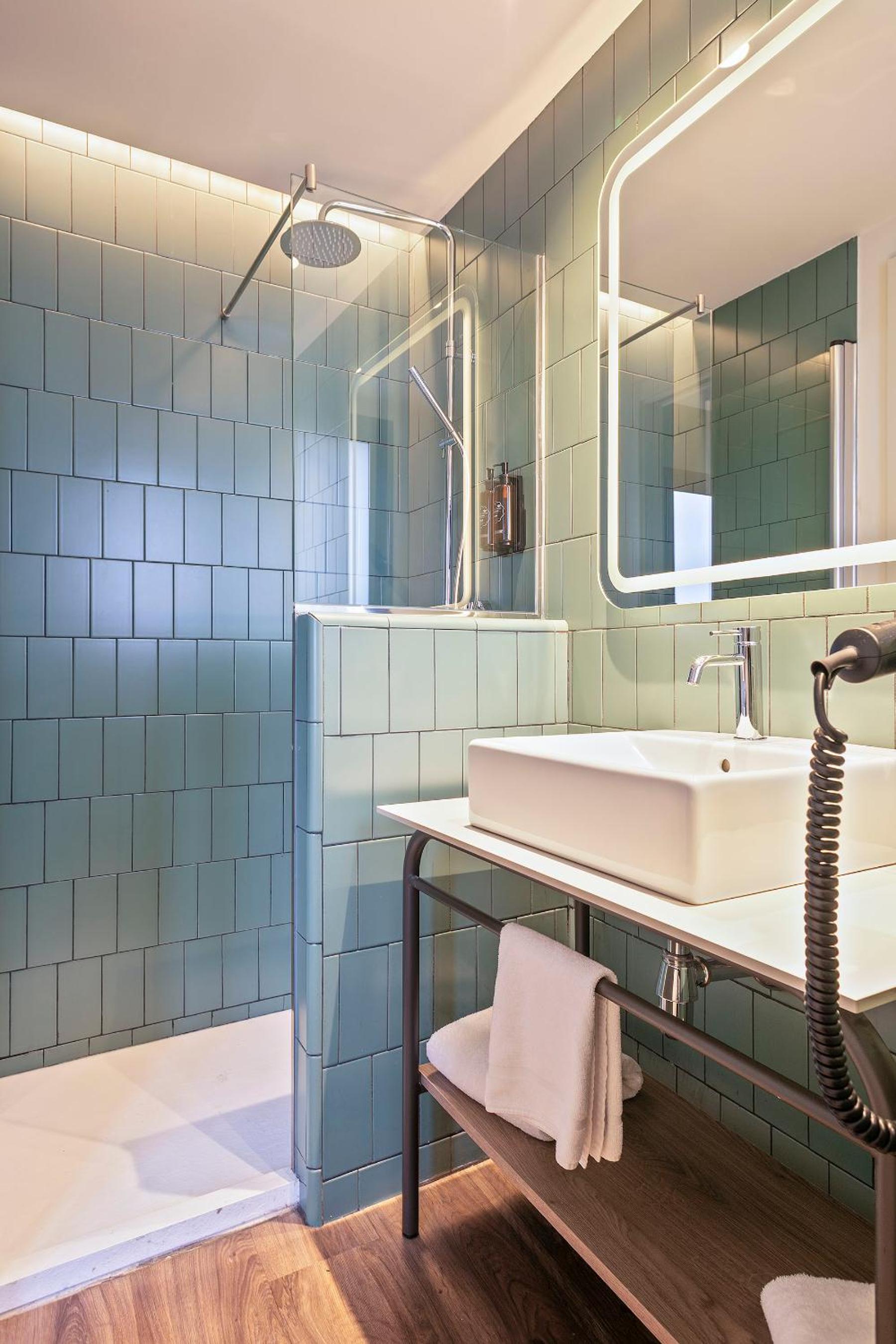 Large Single Room