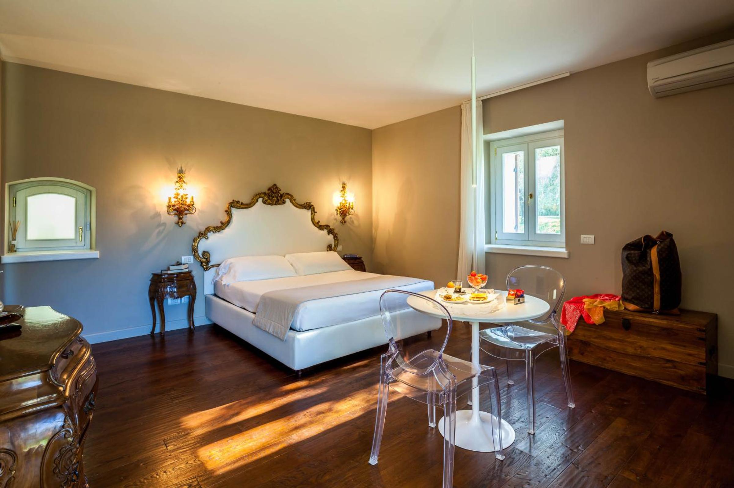 Superior Double Room with Garden and Lake View