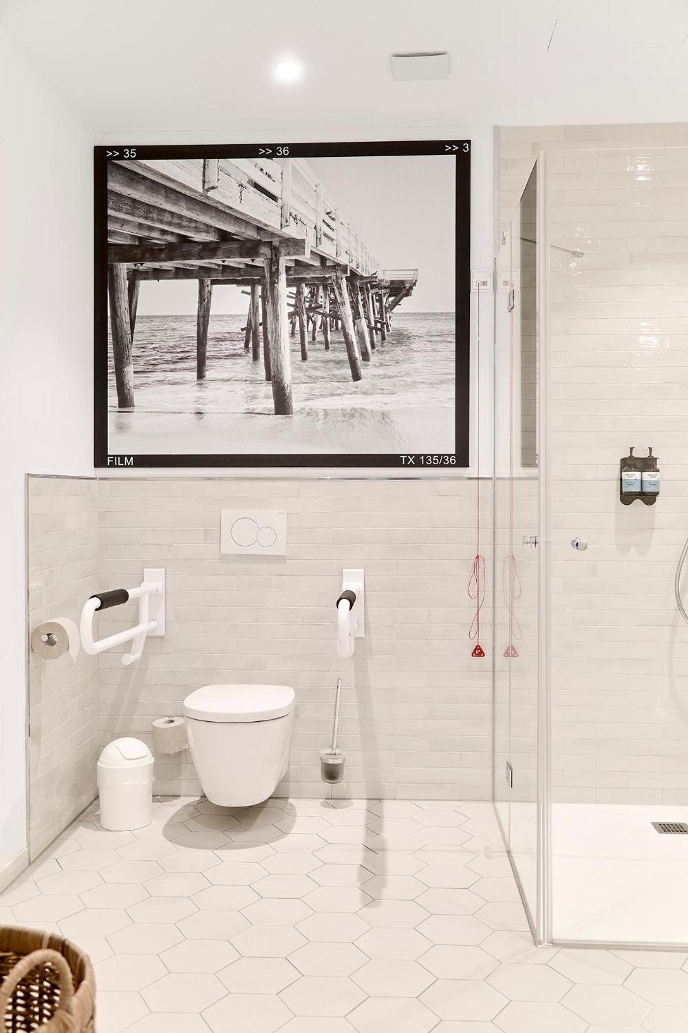 One-Bedroom Premium Apartment - Photo 4