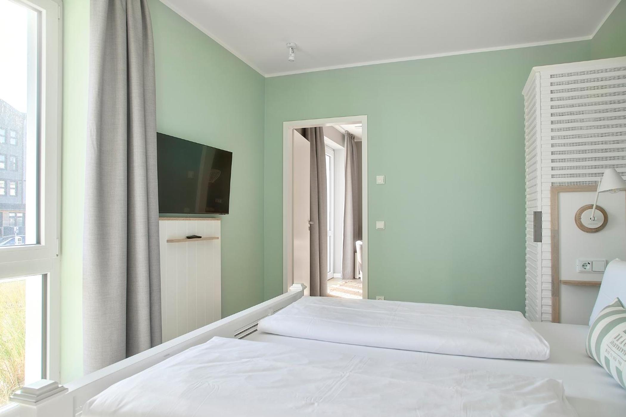One-Bedroom Premium Apartment - Photo 8