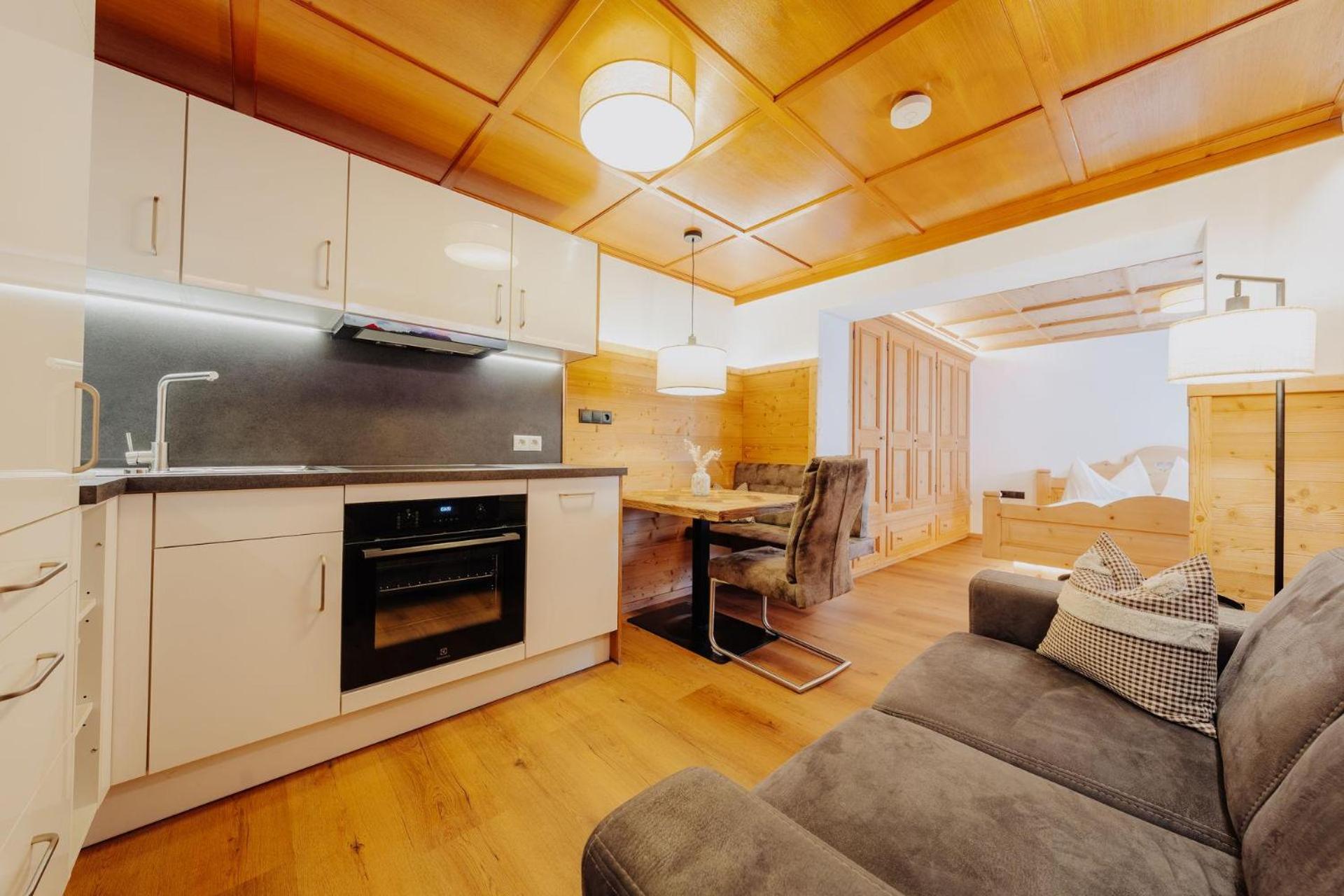 One-Bedroom Apartment with Shower photo 3