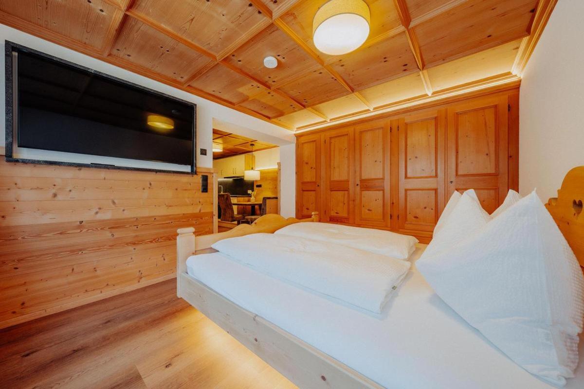 One-Bedroom Apartment with Shower photo 3