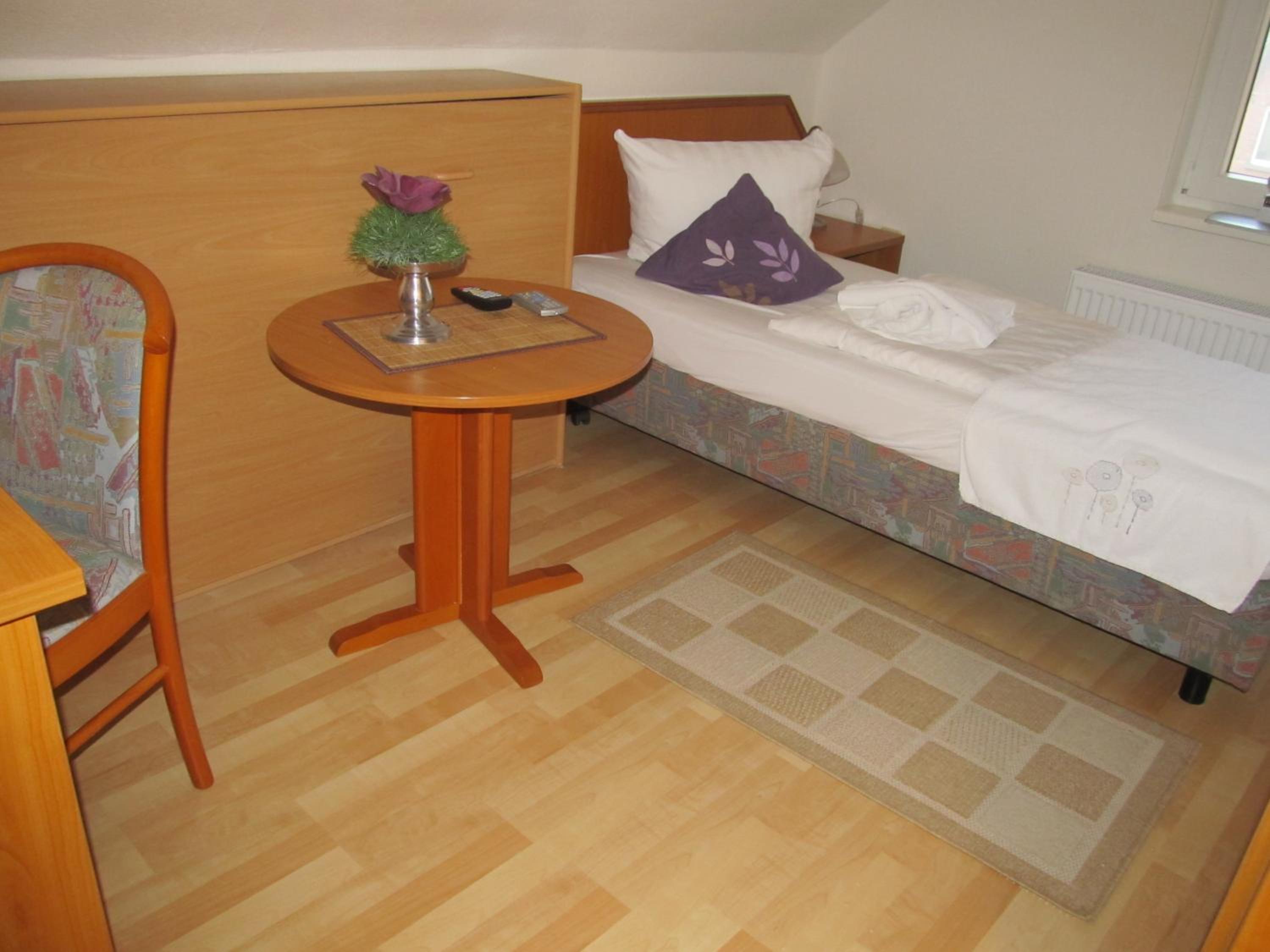 Single Room photo 3