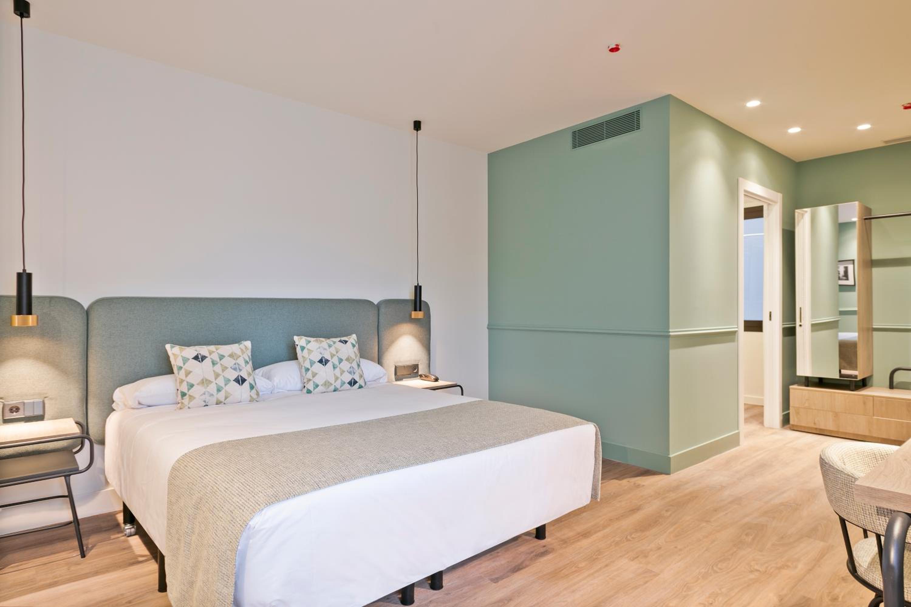 Large Double Room