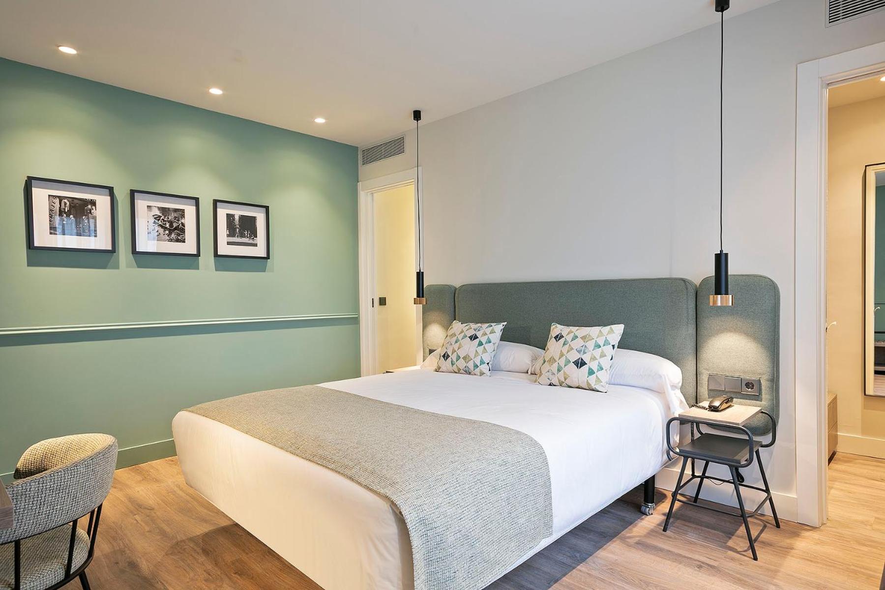 Large Double Room photo 3