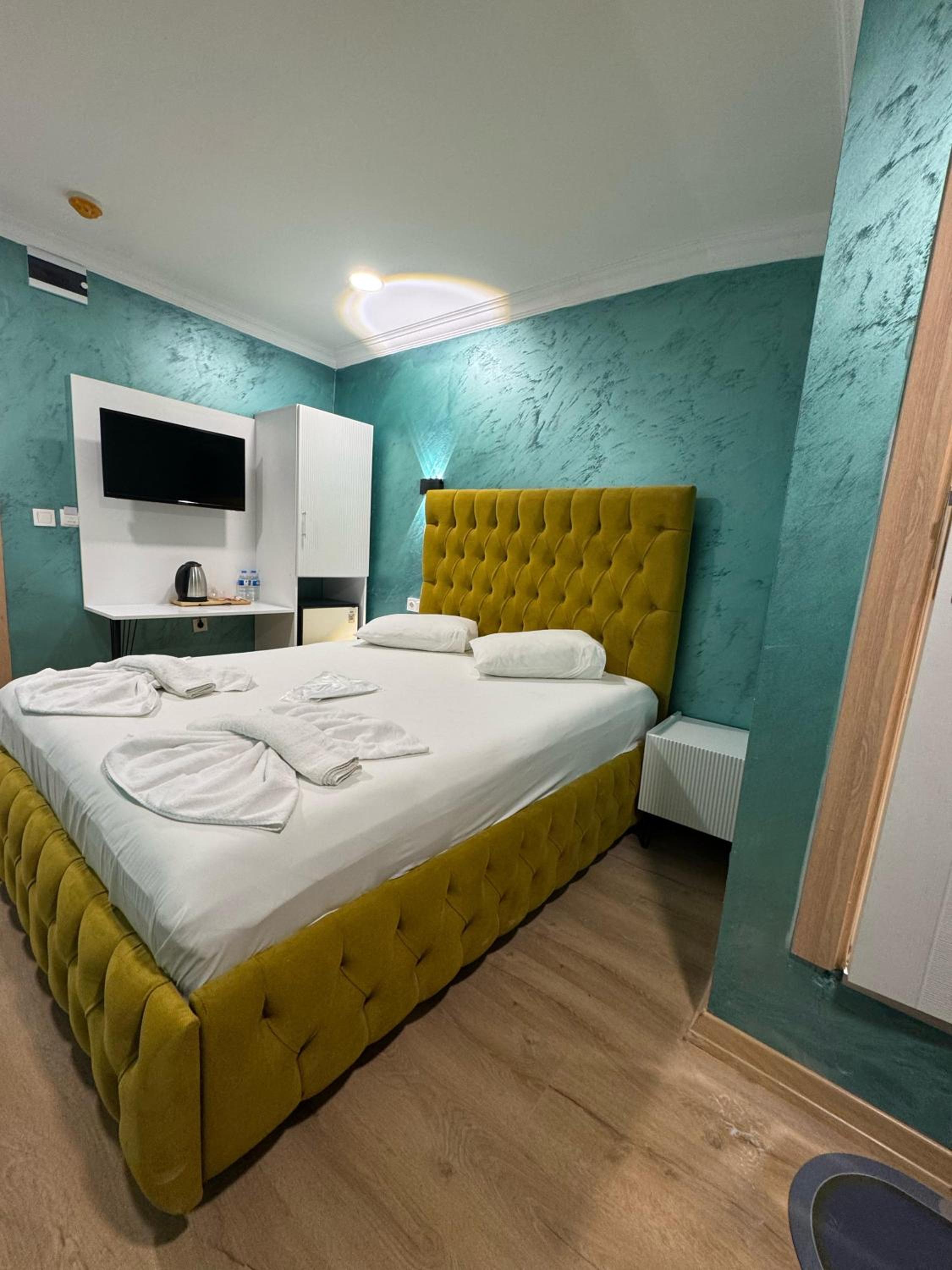 Economy Double Room photo 2