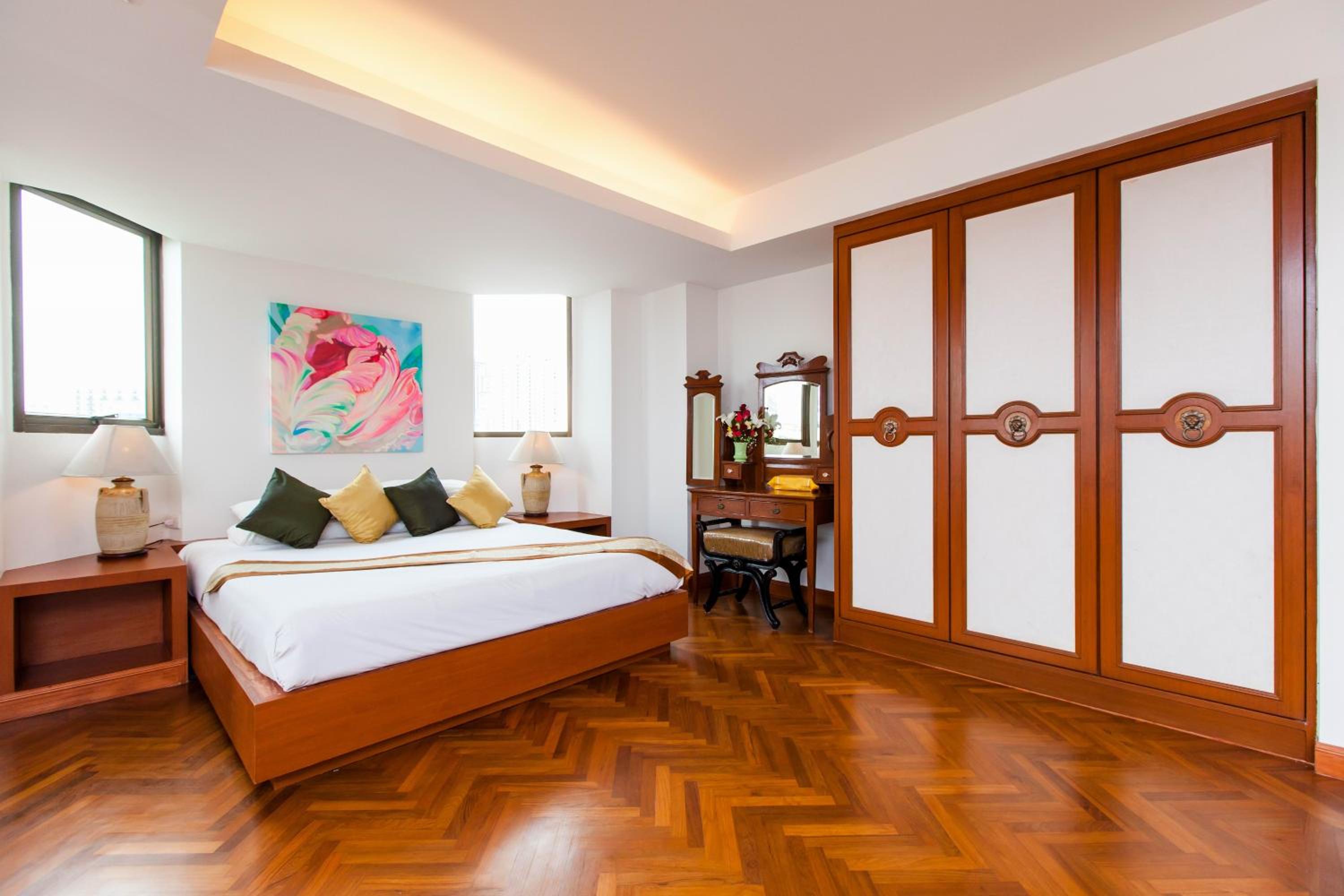 Executive Suite photo 2