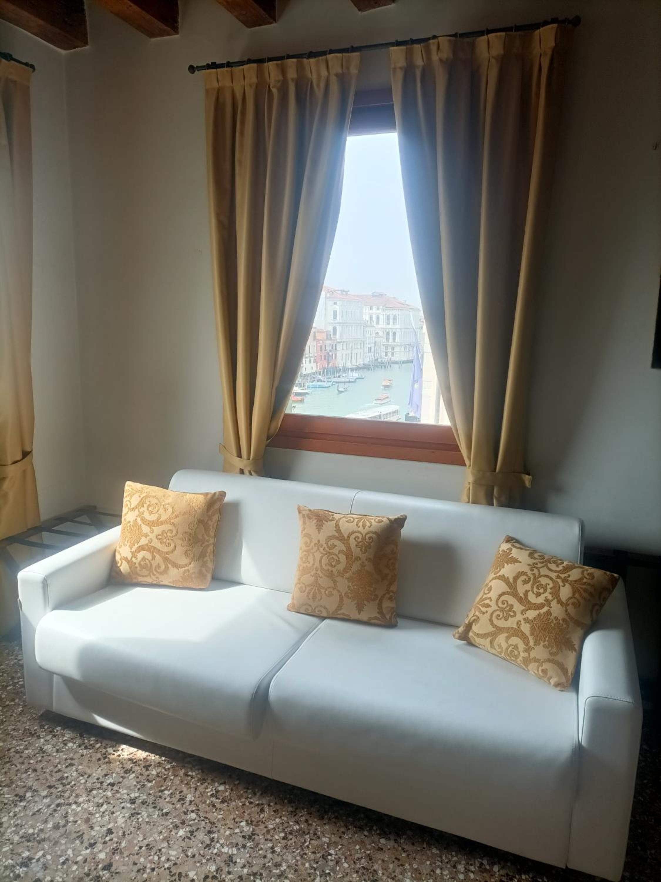 Deluxe Double Room with Grand Canal View photo 1