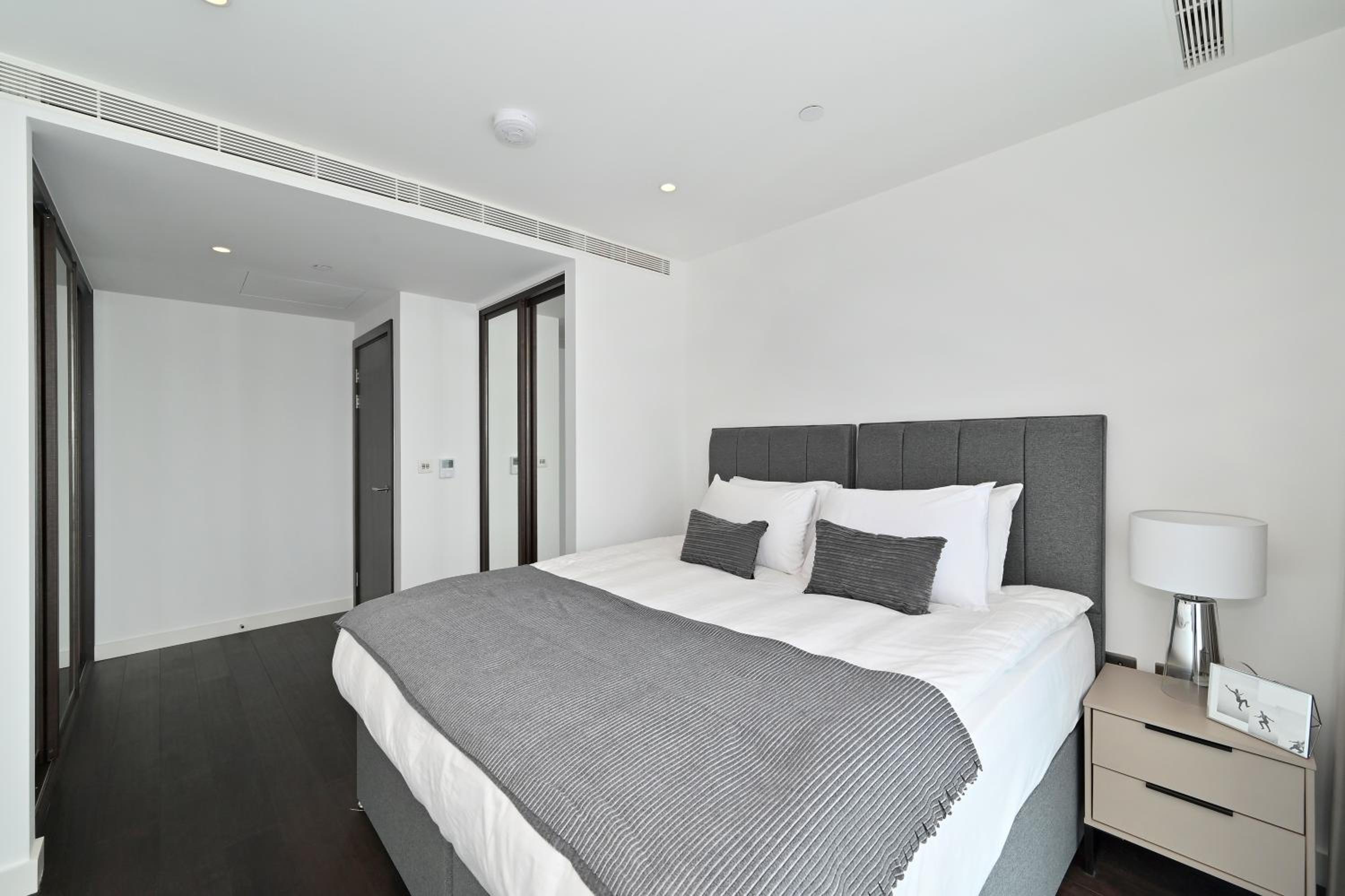 One-Bedroom Superior Apartment photo 1