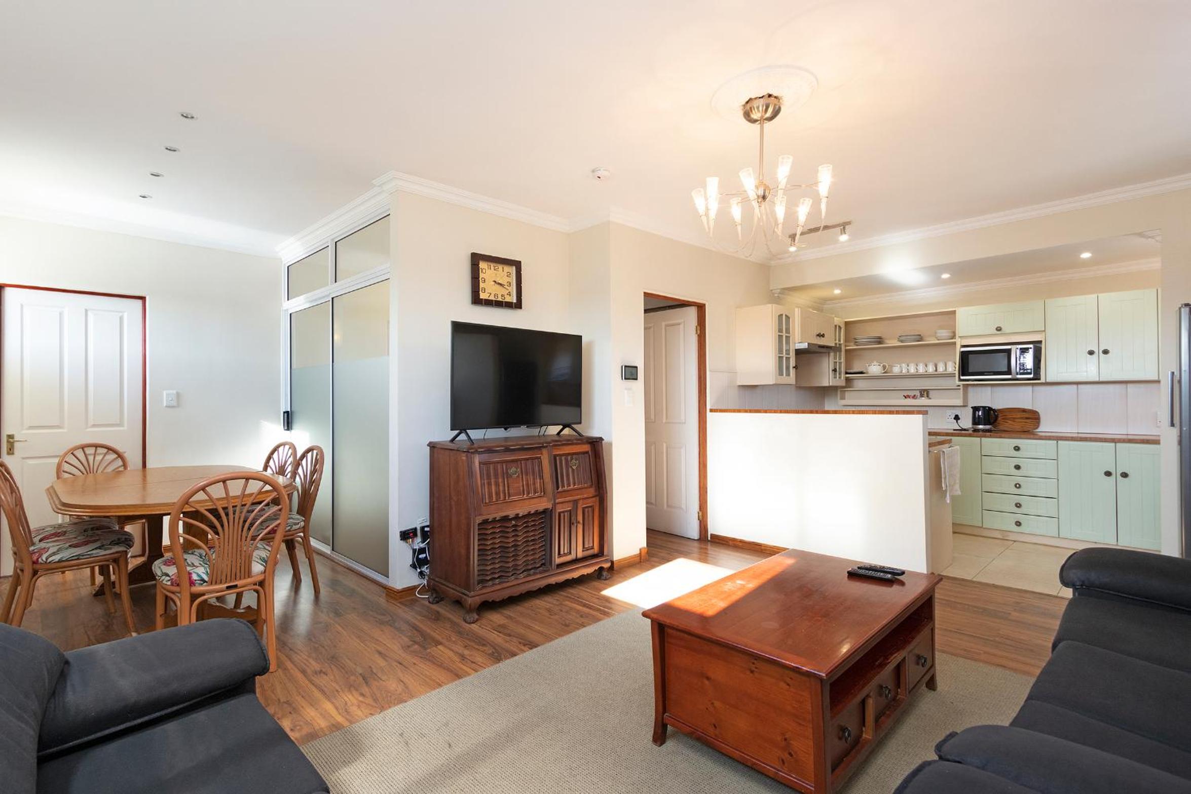 Apartment with Terrace - Photo 19