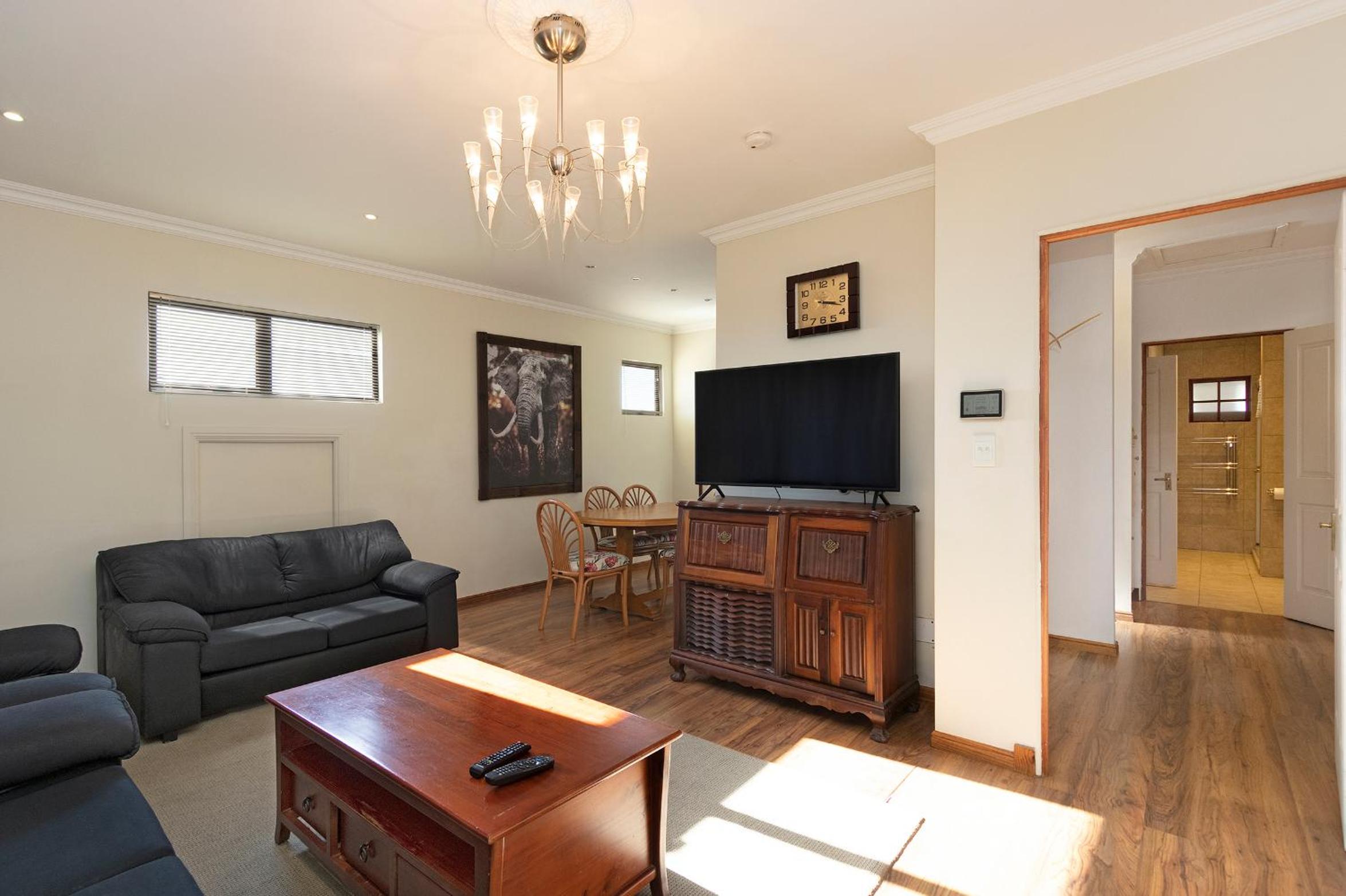Apartment with Terrace - Photo 17